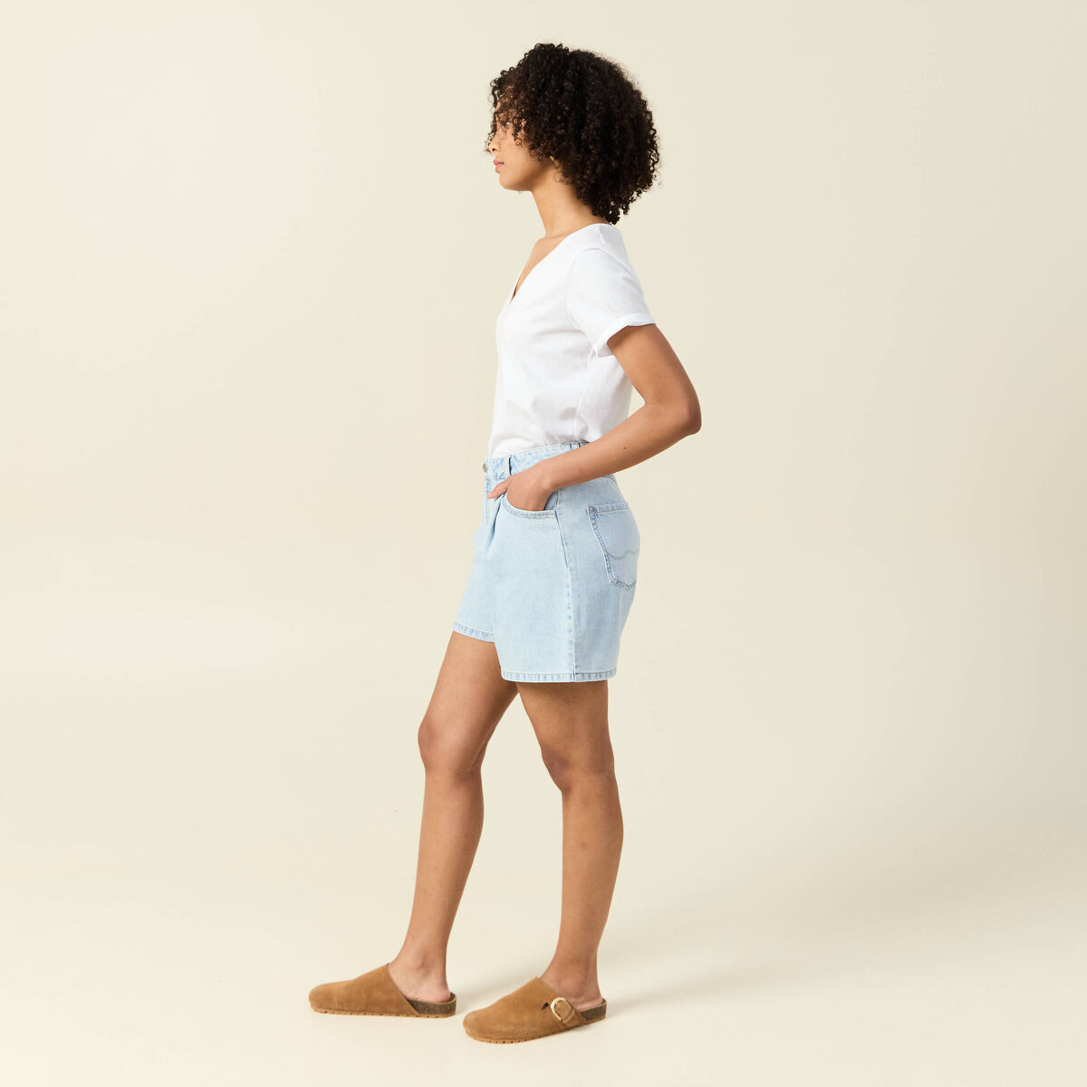 Short droit en jean à pinces denim bleach femme