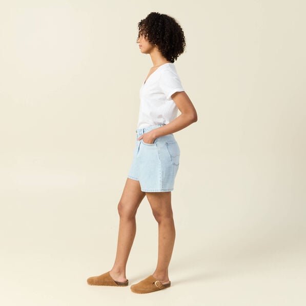 short droit en jean a pinces denim bleach femme Short droit en jean à pinces denim bleach femme