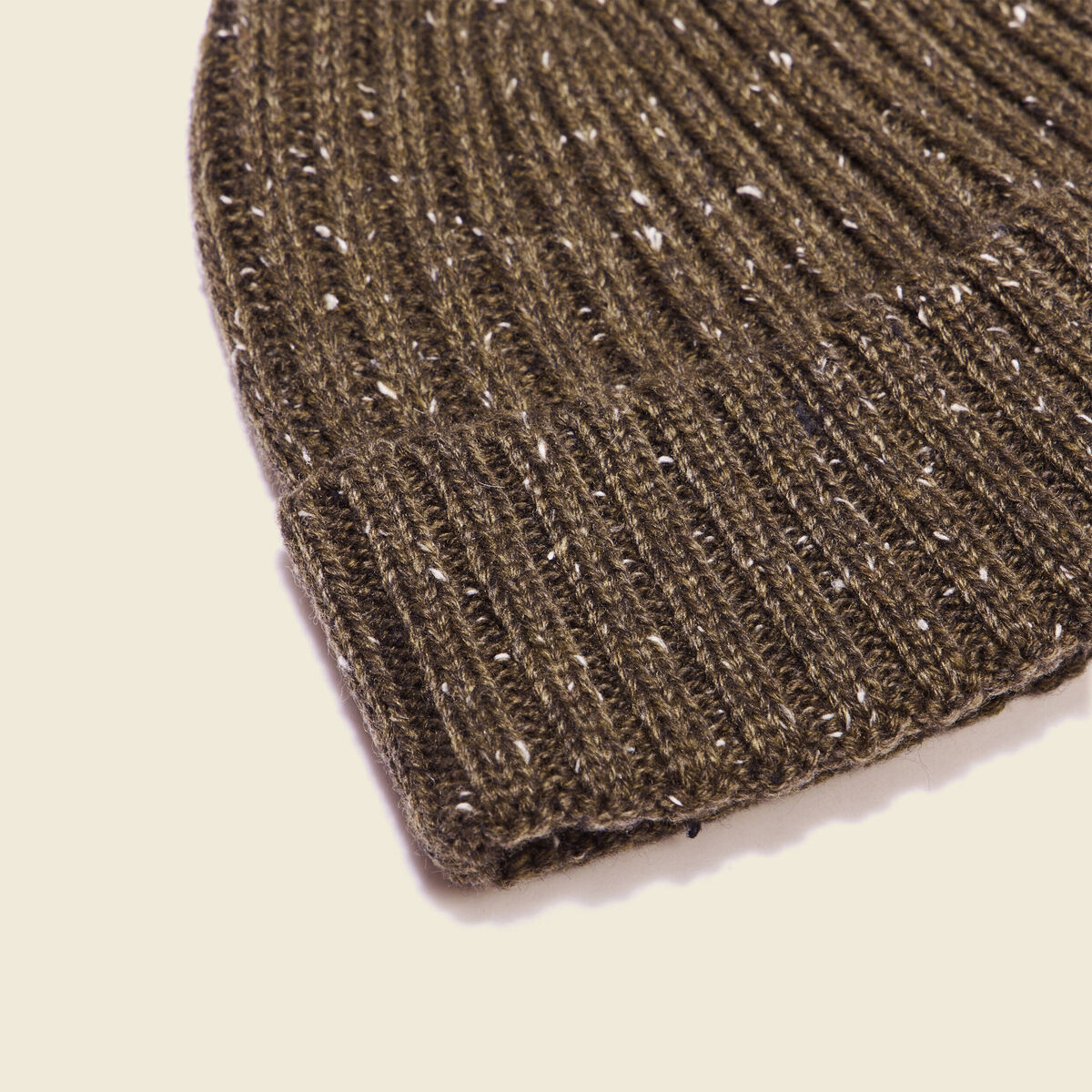 Bonnet tricot&eacute; vert kaki homme