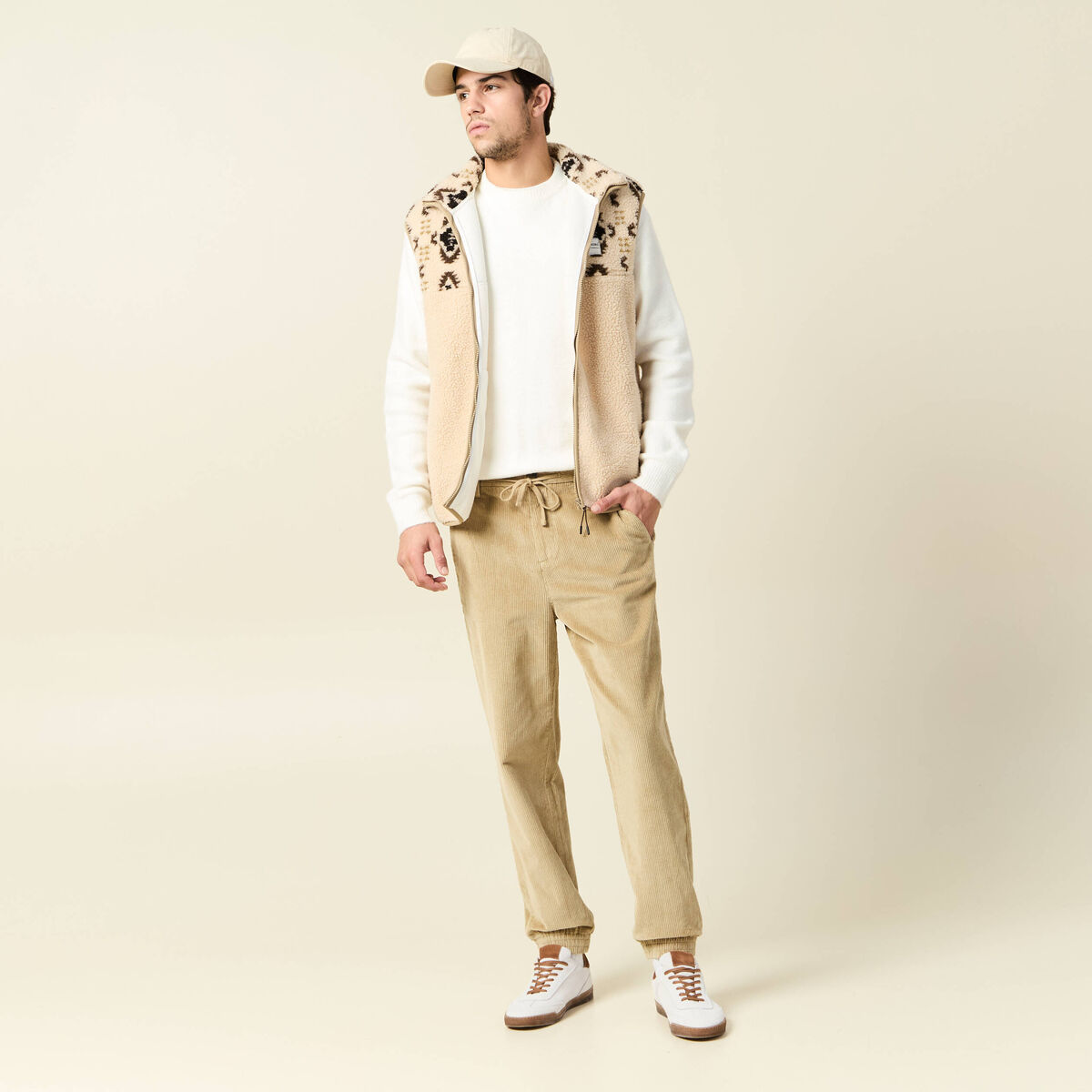 Pantalon jogger velours côtelé beige homme