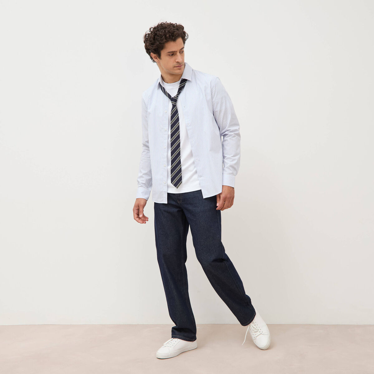 Chemise col classique manches longues gris fonc&eacute; homme