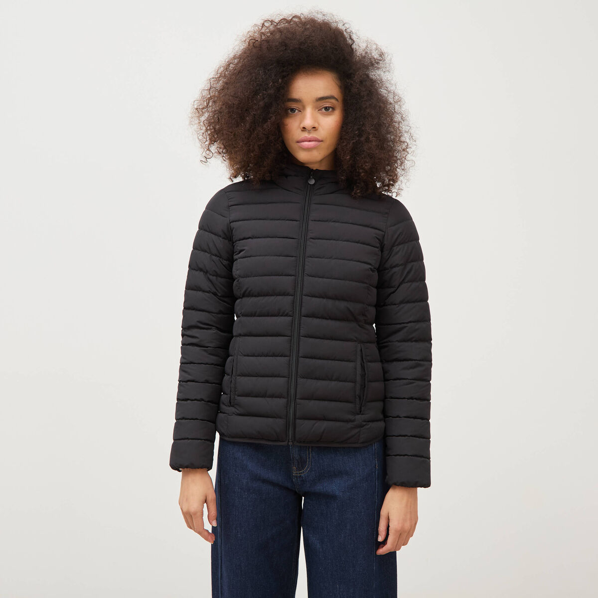 Doudoune ajust&eacute;e mi-longue &agrave; capuche noir femme