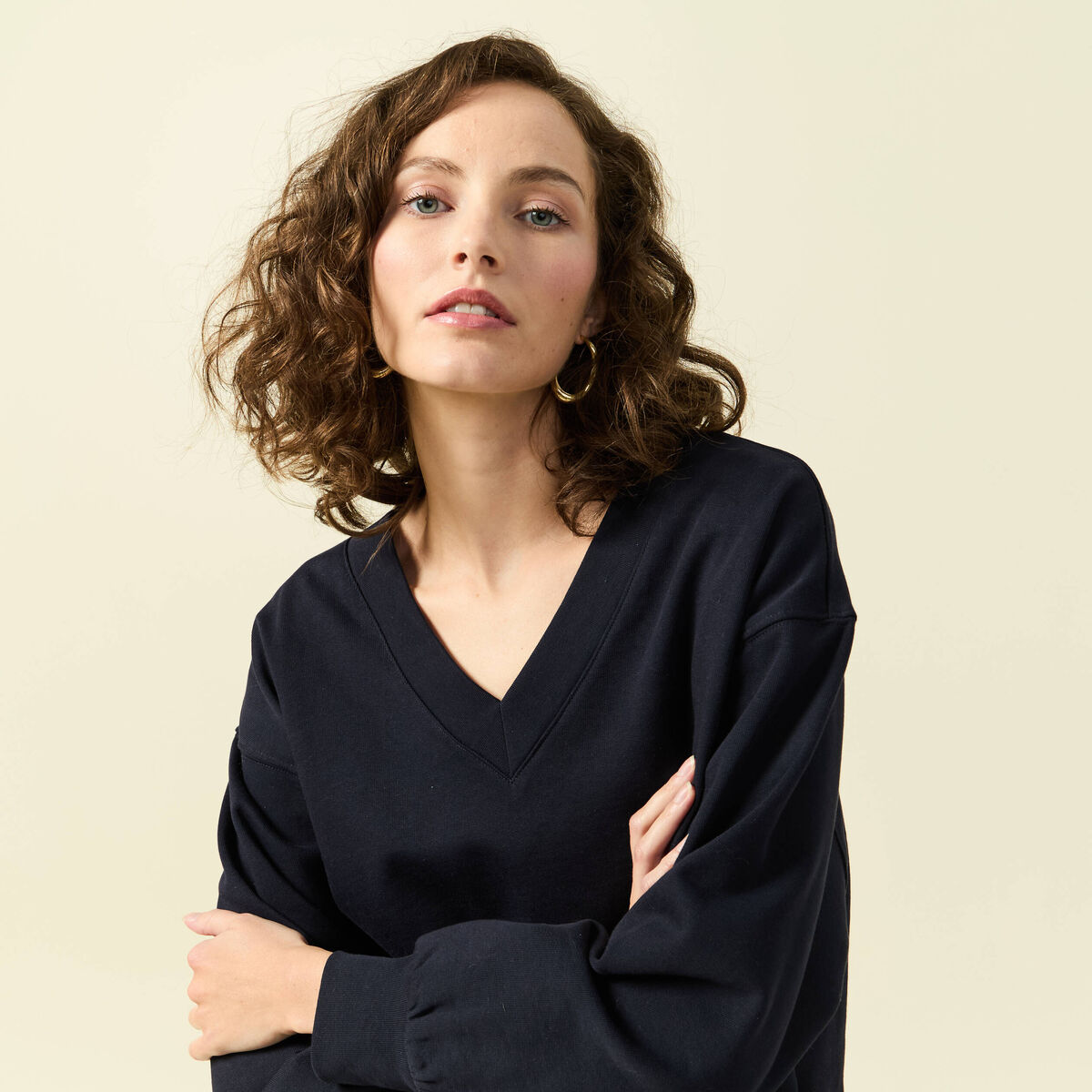 Sweat oversize col v manches longues bleu fonc&eacute; femme