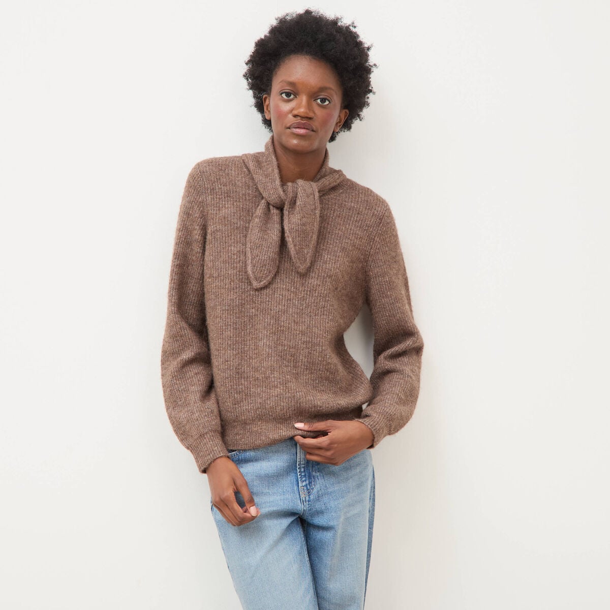 Pull droit col montant manches longues marron femme
