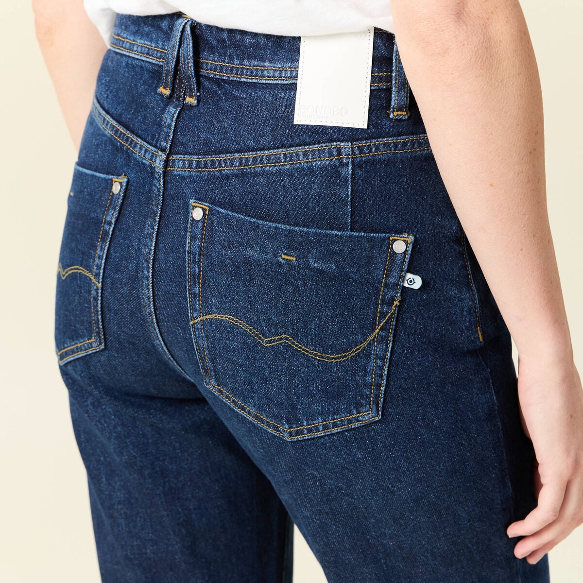 Jeans mom slim denim brut femme