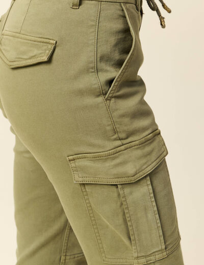 Pantalon cargo battle 7/8&egrave;me en maille vert kaki femme