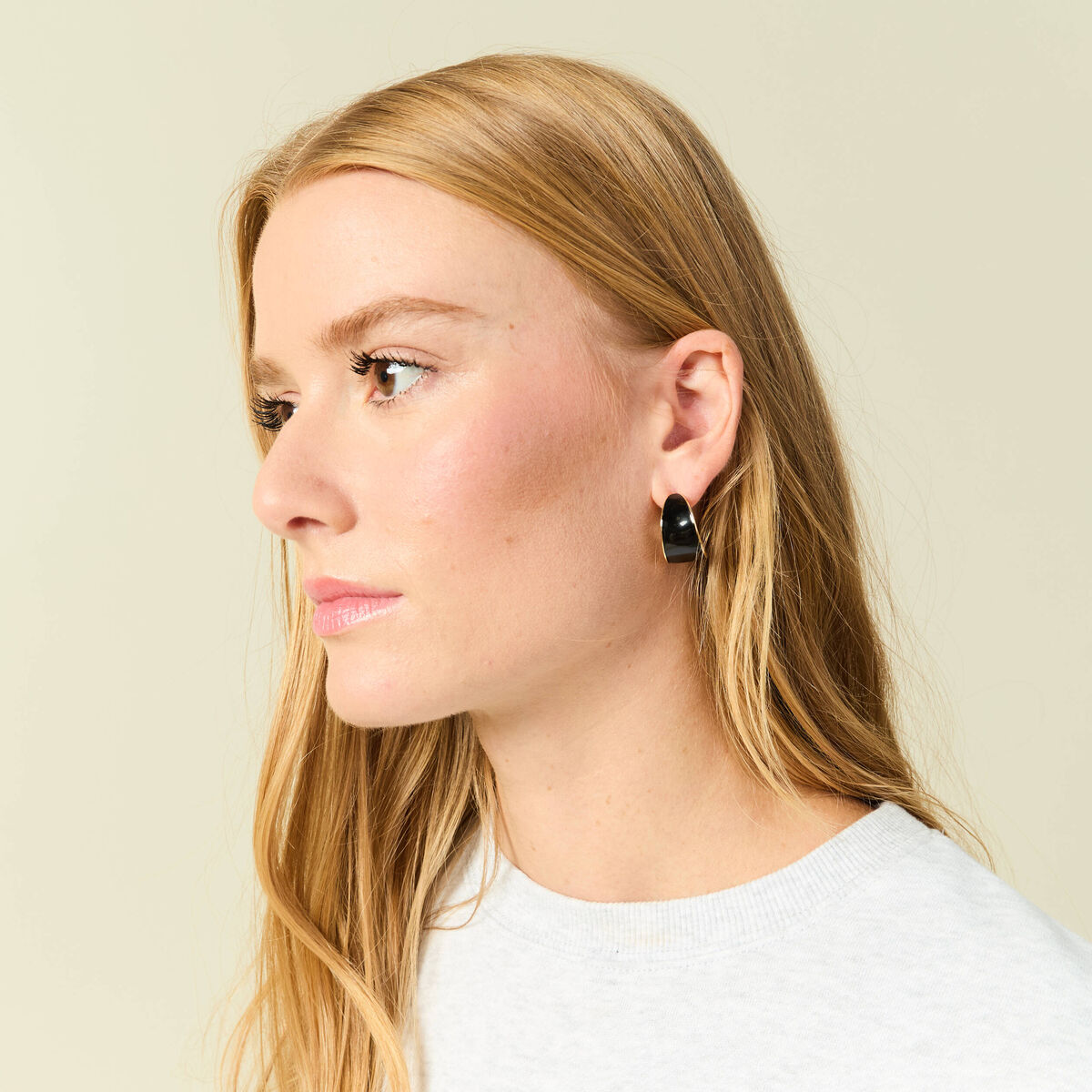 Boucles d'oreilles anneaux larges noir femme