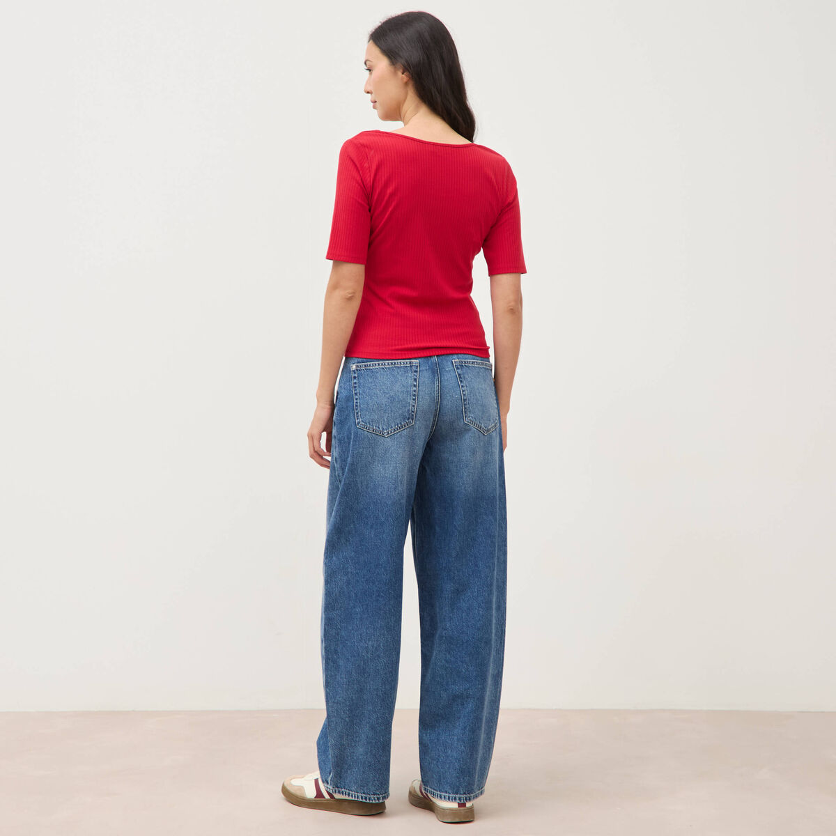 T-shirt c&ocirc;tel&eacute; ajust&eacute; manches courtes rouge femme