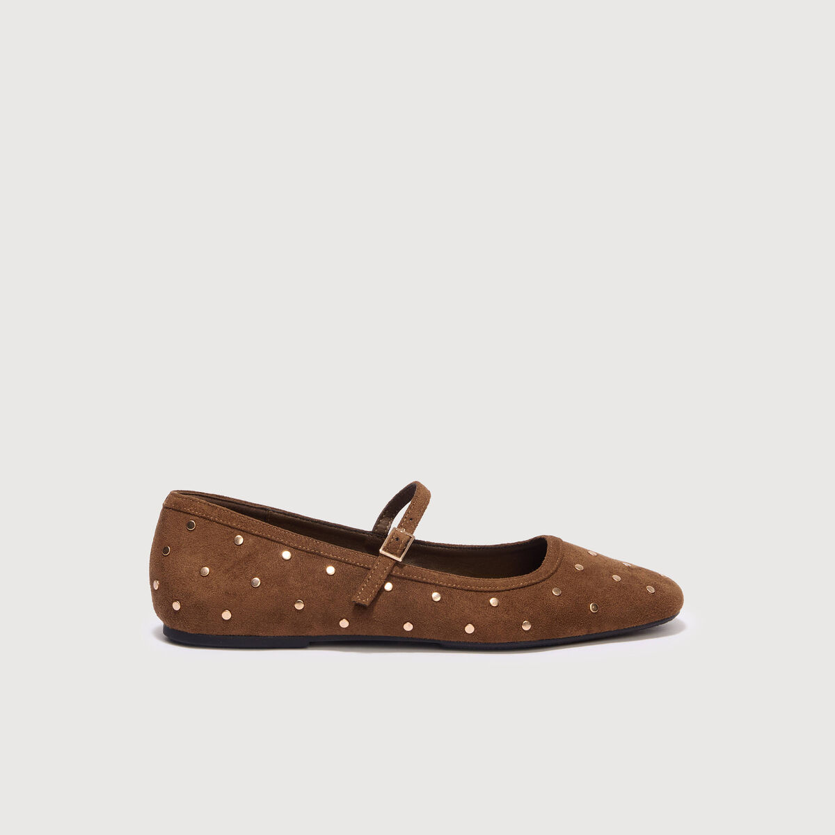 Ballerines avec d&eacute;tails clout&eacute;s marron fonc&eacute; femme