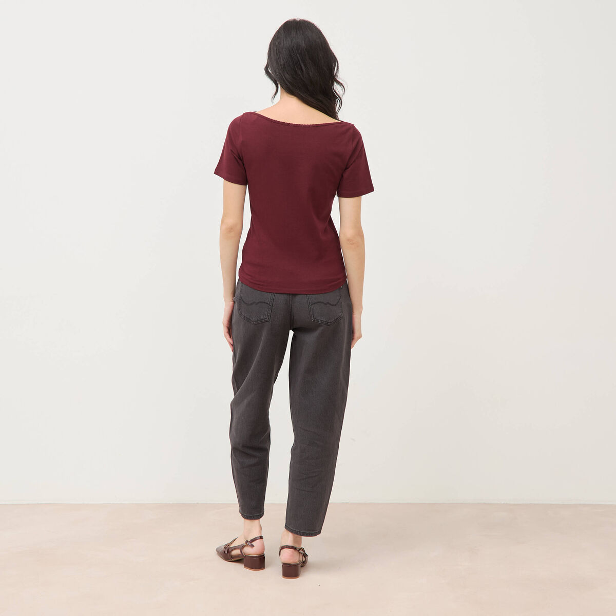 T-shirt ajust&eacute; manches courtes bordeaux femme