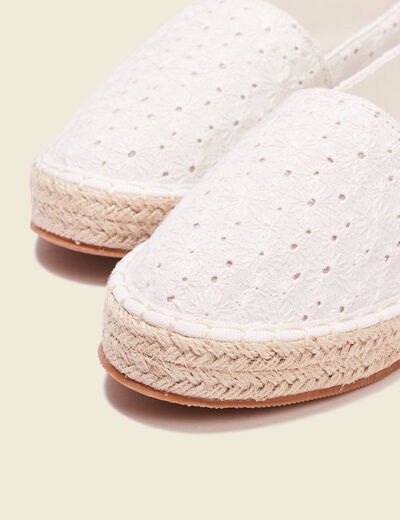 Espadrilles plates brodées ecru femme