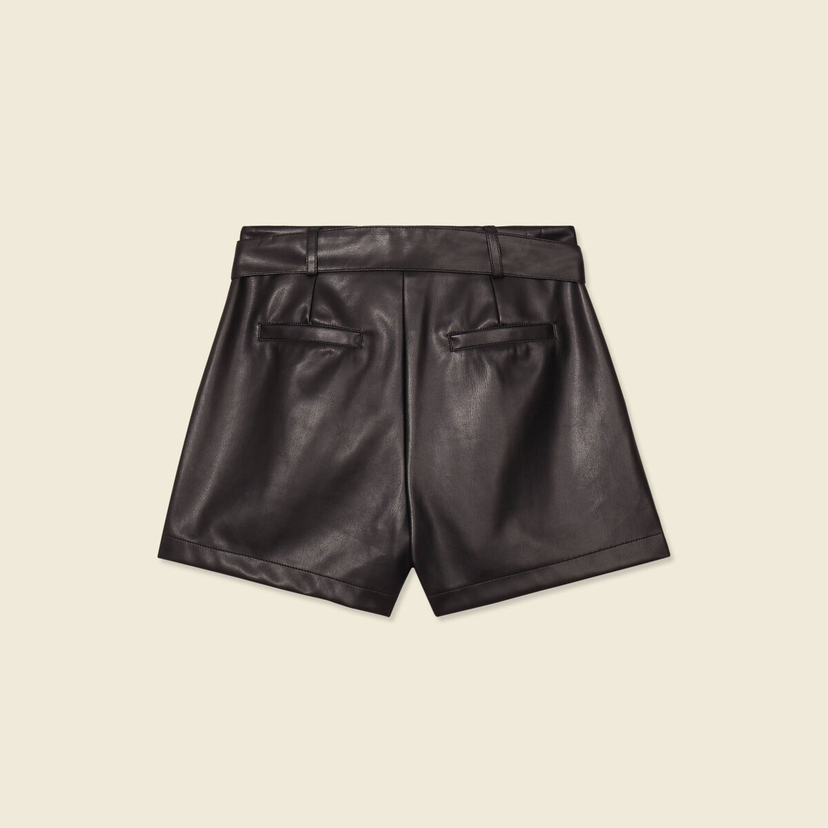 Short similicuir ceinturé noir femme