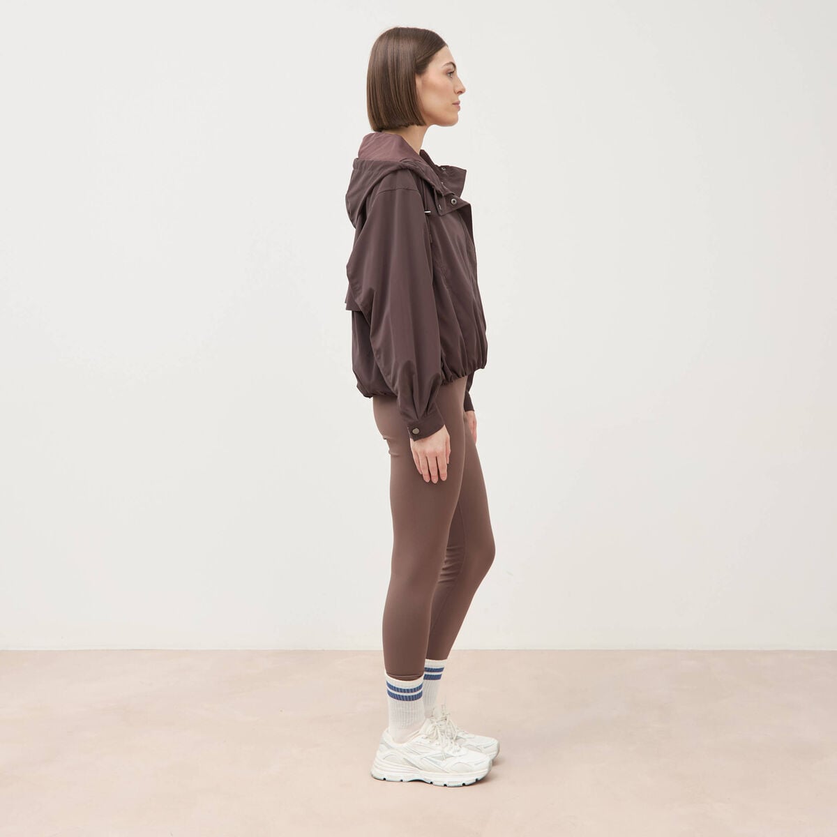 Blouson oversize court &agrave; capuche marron femme