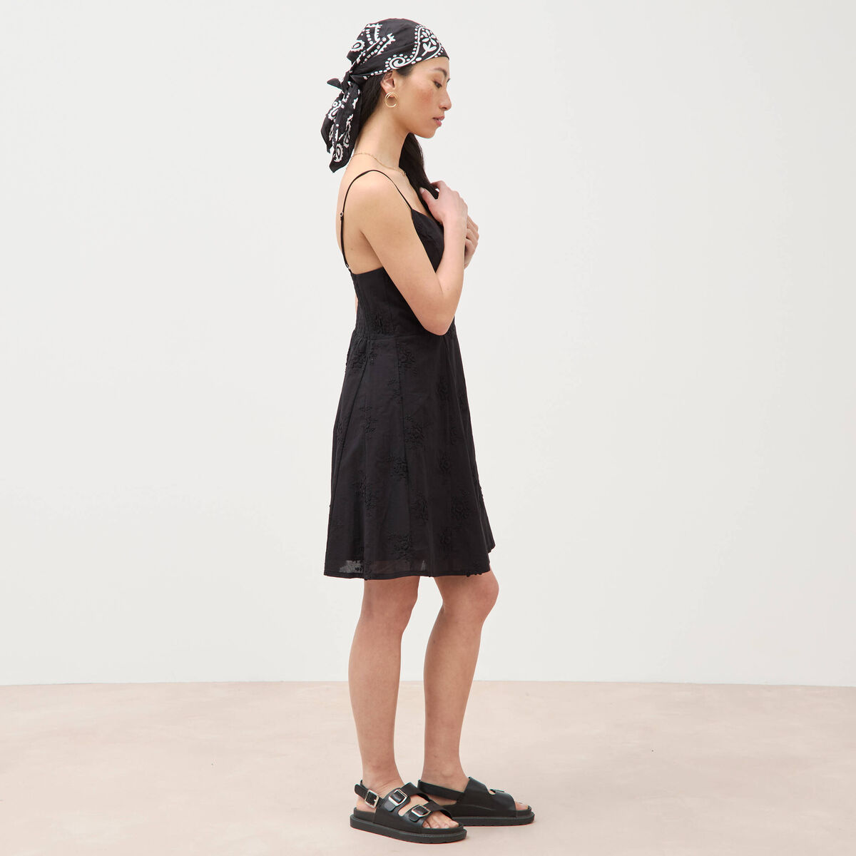 Robe col c&oelig;ur &agrave; bretelles en coton noir femme