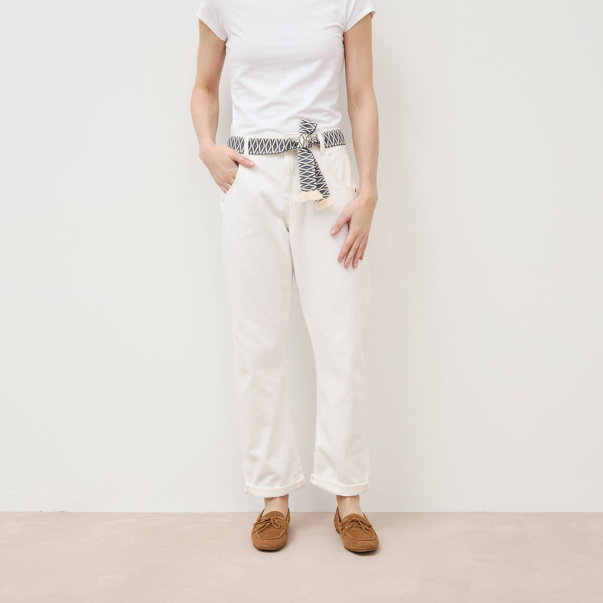 Jeans boyfriend ceintur&eacute; denim blanc femme
