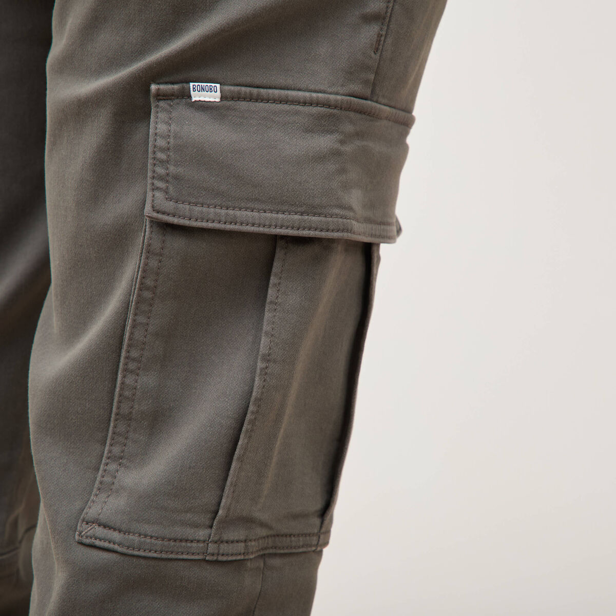 Pantalon battle bas resserr&eacute; vert fonc&eacute; homme