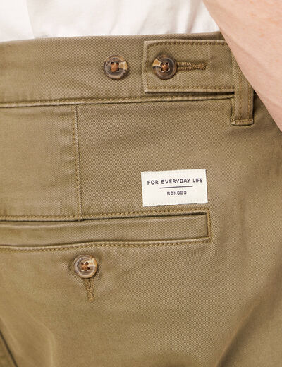 Pantalon chino large vert kaki homme