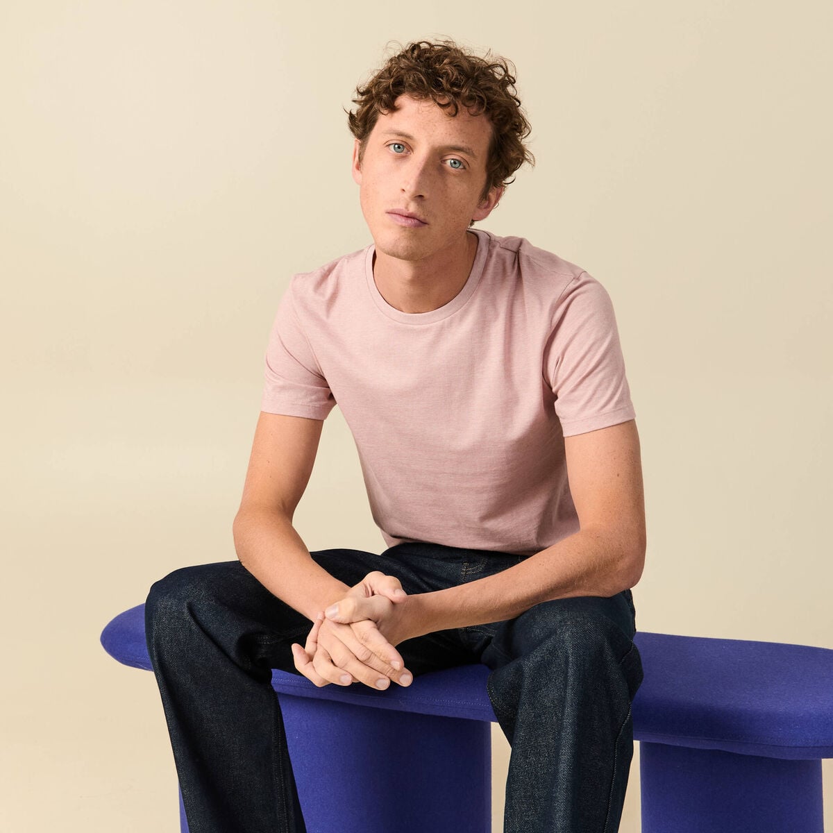 T-shirt cintr&eacute; col rond manches courtes vieux rose homme