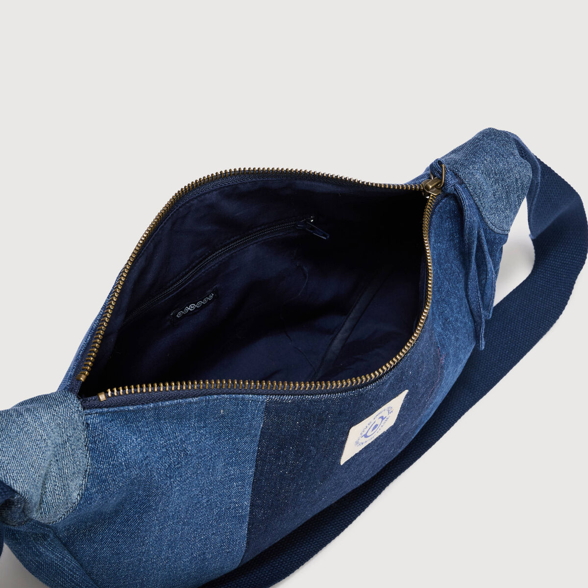 Sac bandouli&egrave;re en coton effet jeans denim brut femme
