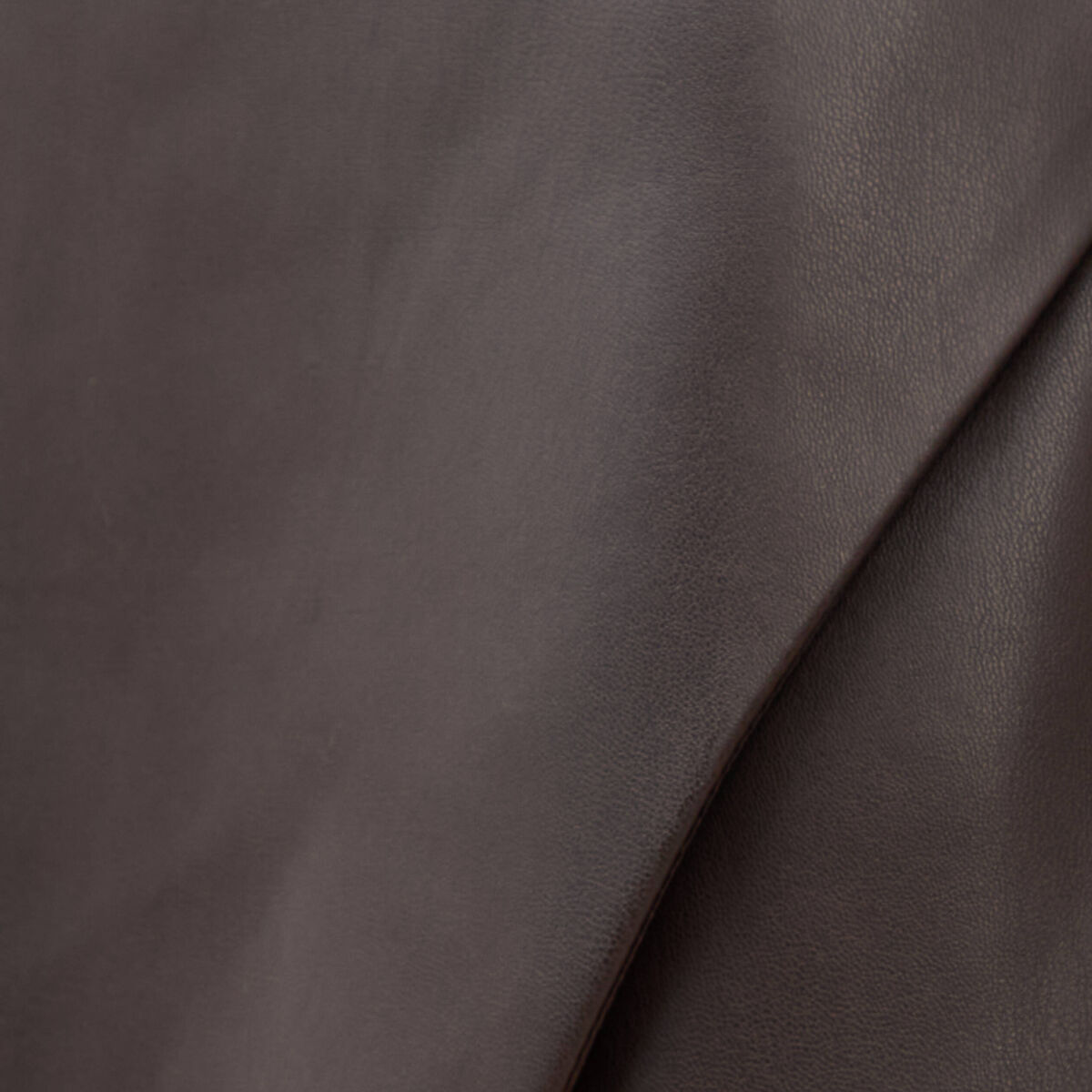 Jupe-short en similicuir doubl&eacute;e marron fonc&eacute; femme
