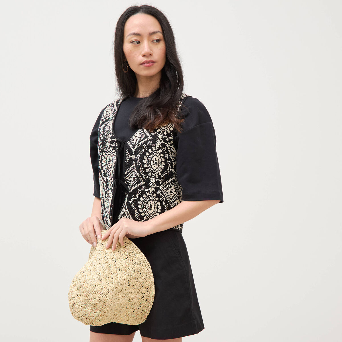 Cardigan sans manches avec broderies noir femme