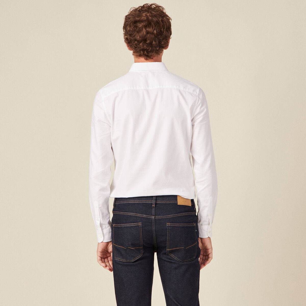 Col cintr&eacute; en coton manches longues blanc homme