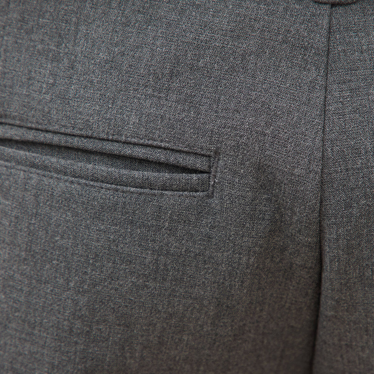 Pantalon droit longueur 32 gris fonc&eacute; homme