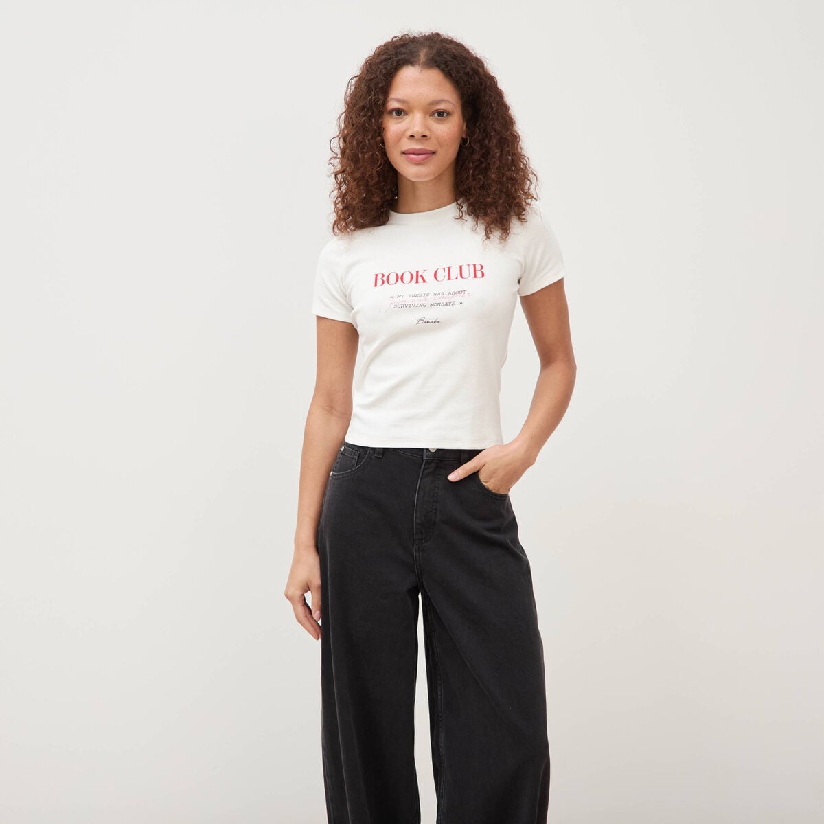 T-shirt cintr&eacute; col rond manches courtes ecru femme