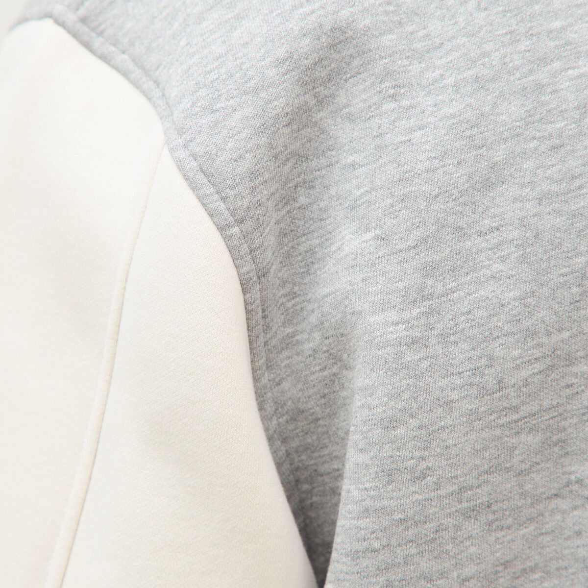 Sweat manches longues brod&eacute; gris clair homme