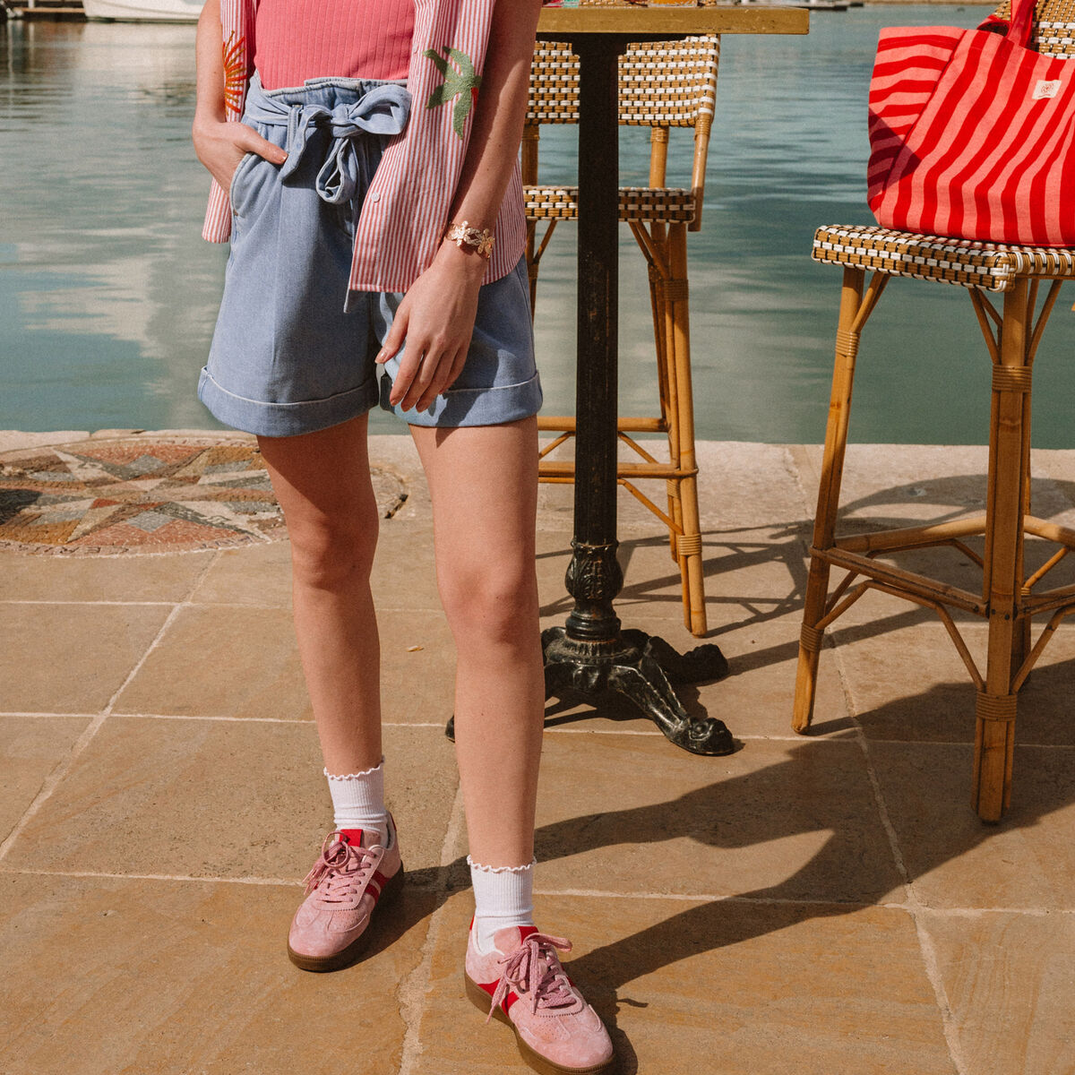 Short taille haute en jeans denim bleach femme