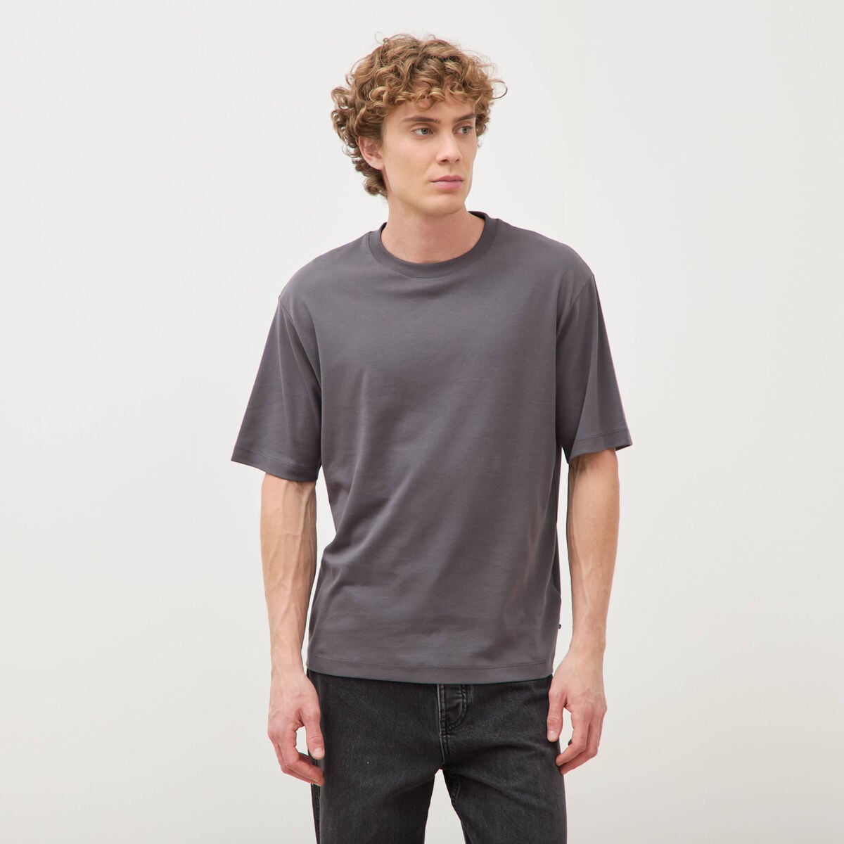 T-shirt manches courtes gris fonc&eacute; homme