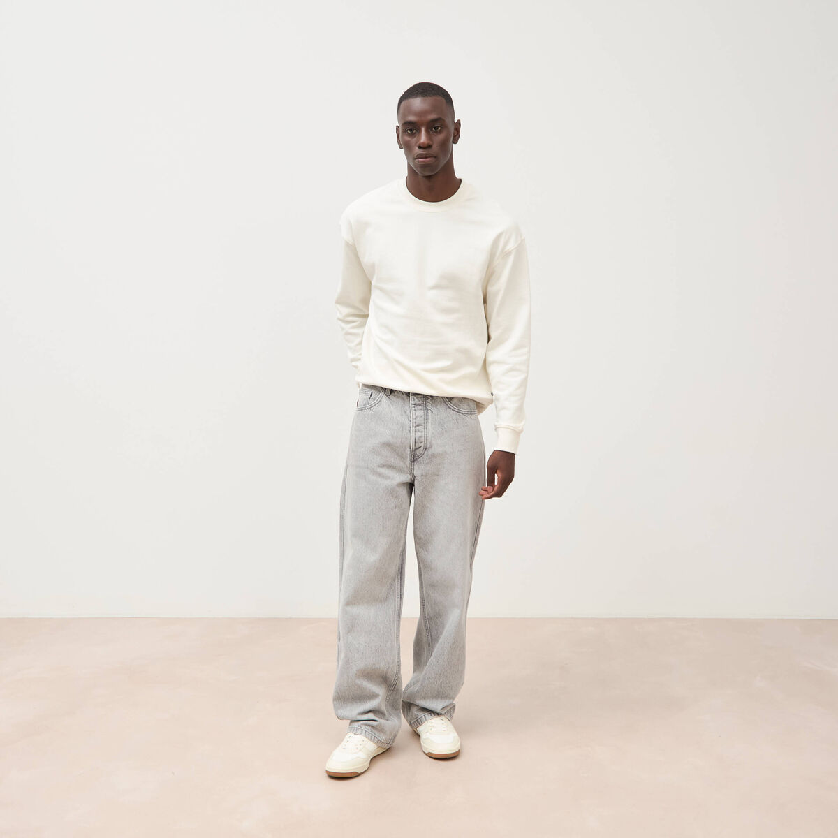 Jeans loose longueur 34 en coton denim gris clair homme