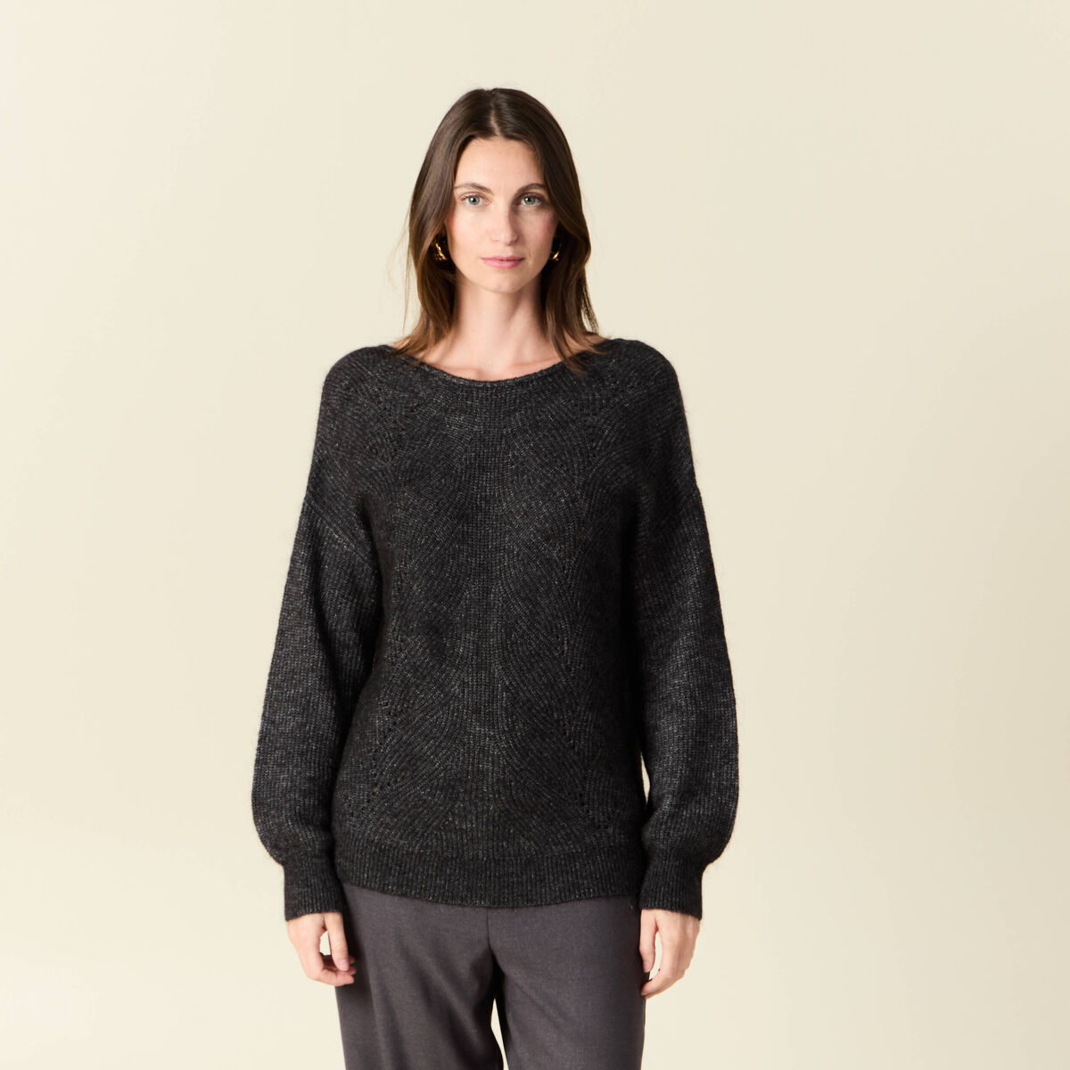 Pull manches longues ajour&eacute; noir femme