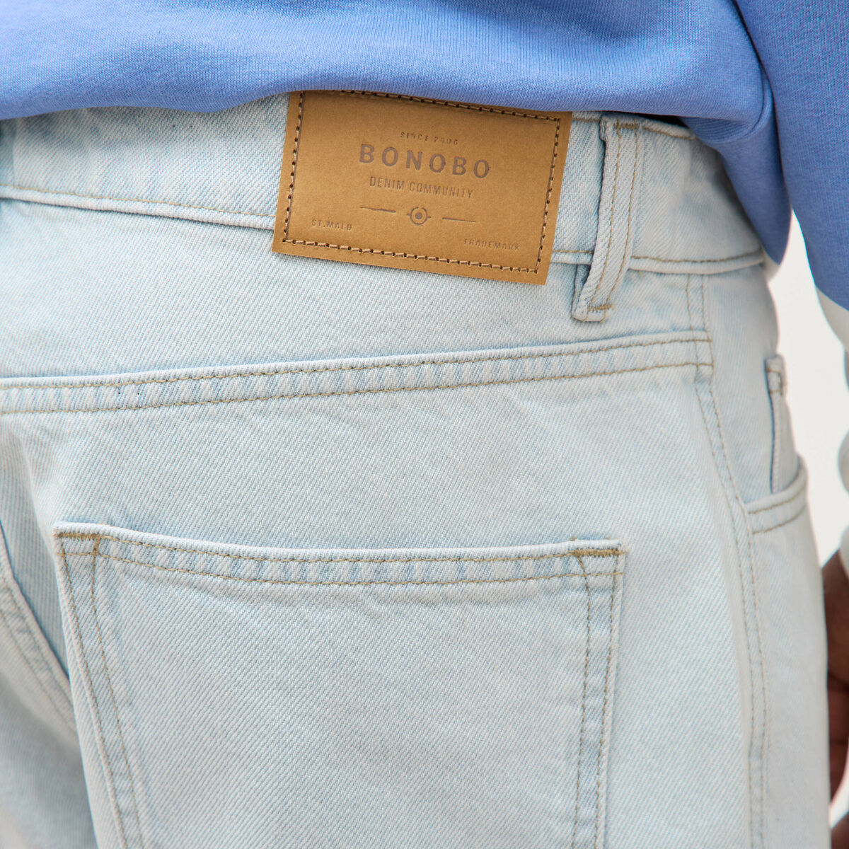 Jeans large longueur 32 en coton denim snow bleach homme