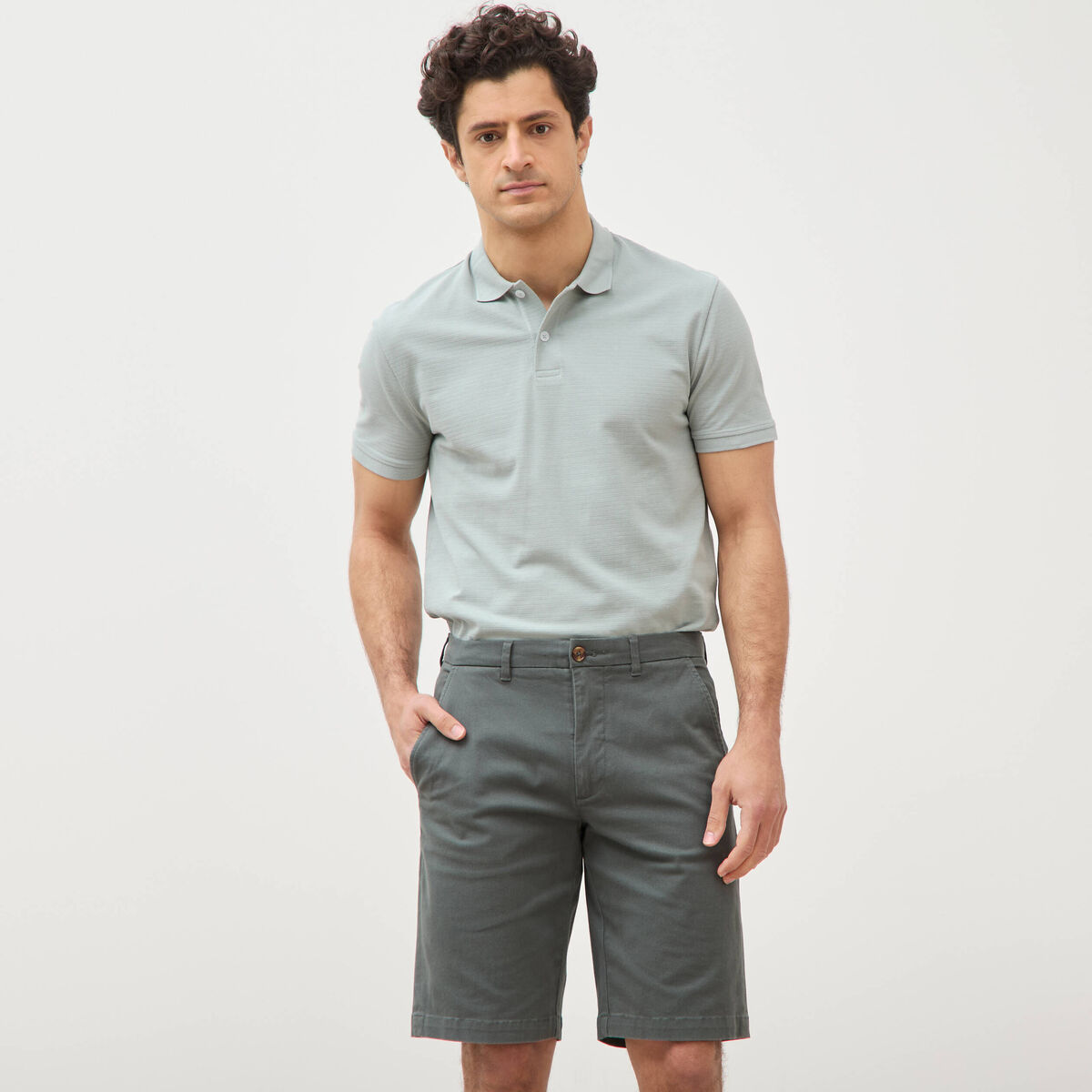 Short vert kaki homme