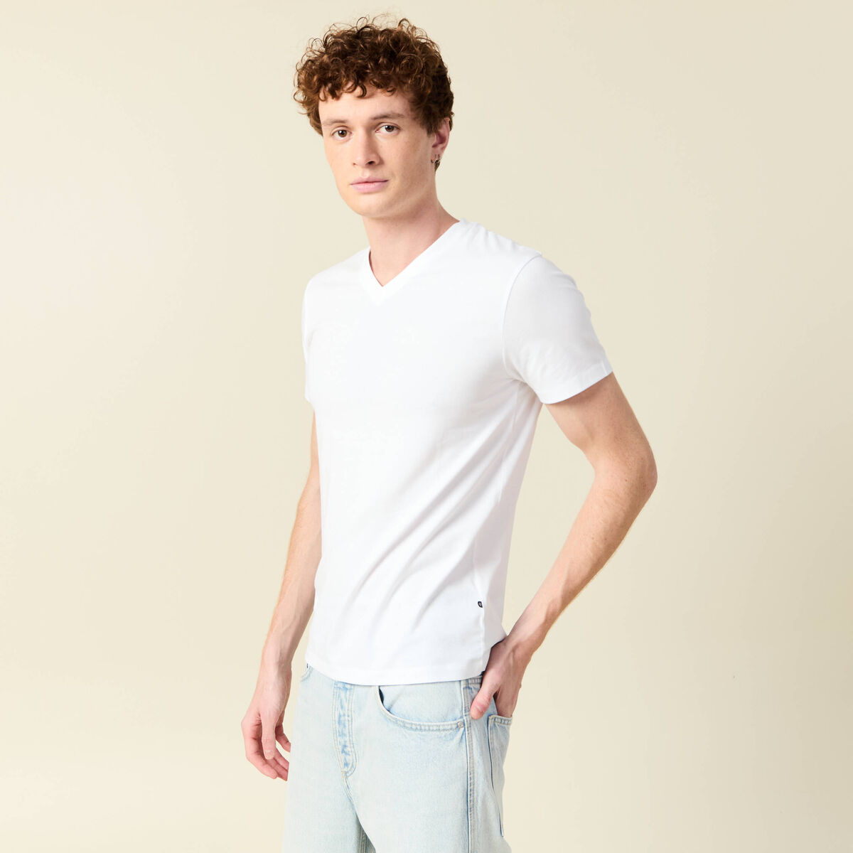 T-shirt col V homme Instinct blanc homme