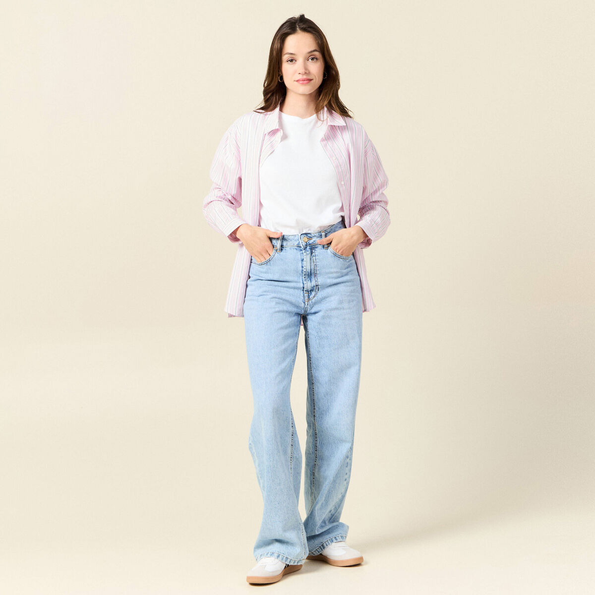 T-shirt cintr&eacute; col rond manches courtes blanc femme