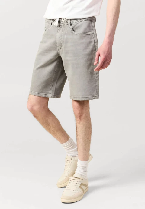 Bermudas & shorts