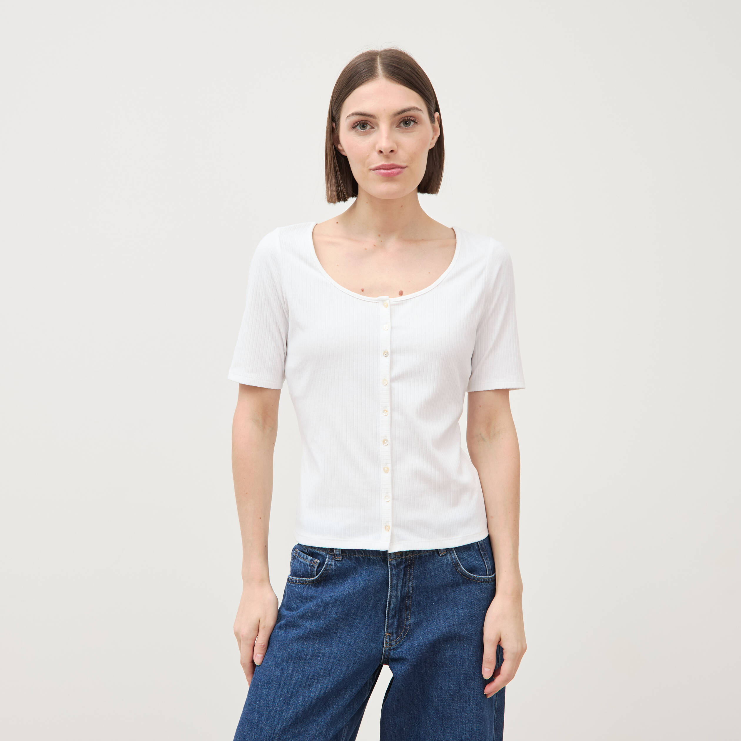 T-shirt c&ocirc;tel&eacute; ajust&eacute; manches courtes blanc femme