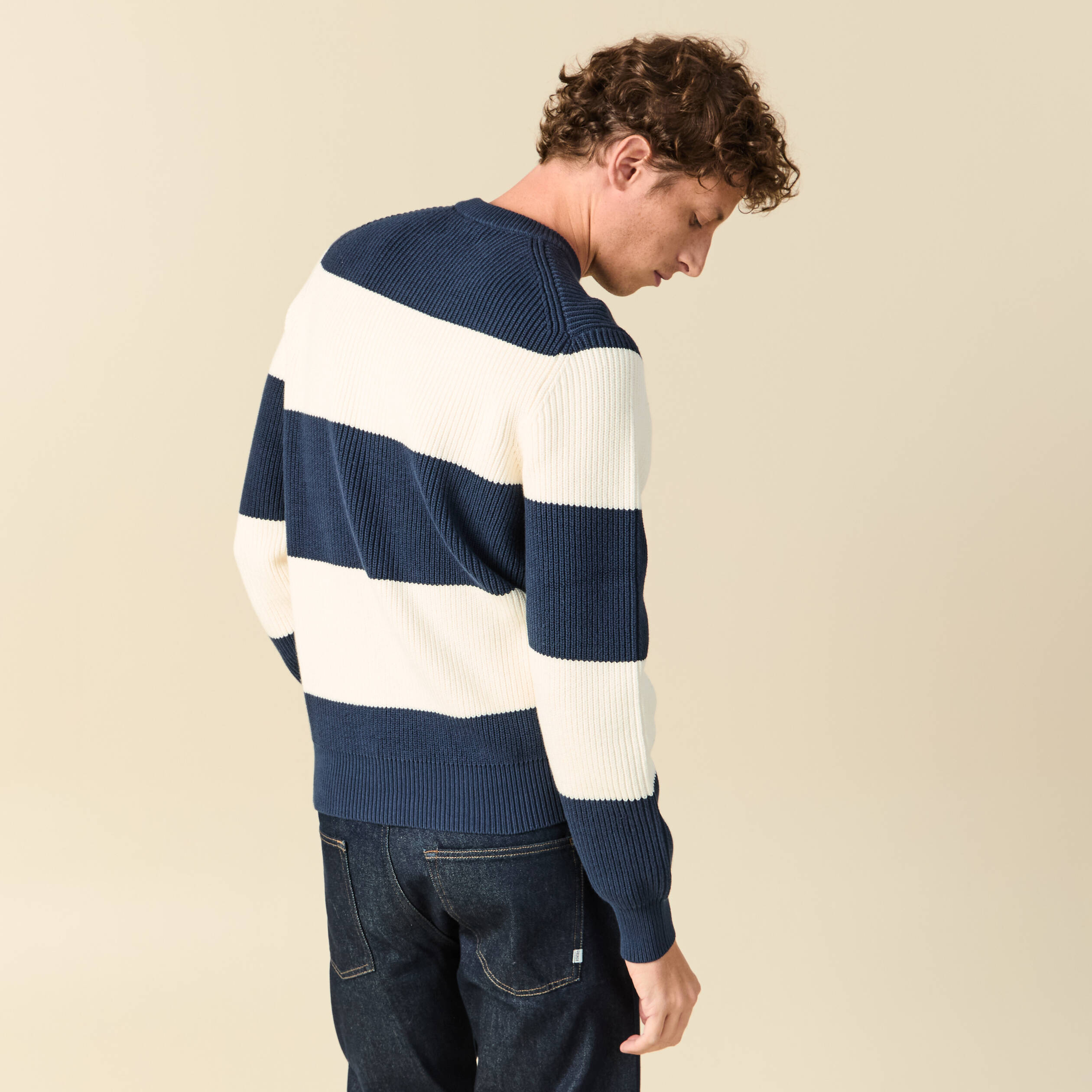 Pull fin ray&eacute; manches longues col rond bleu marine homme