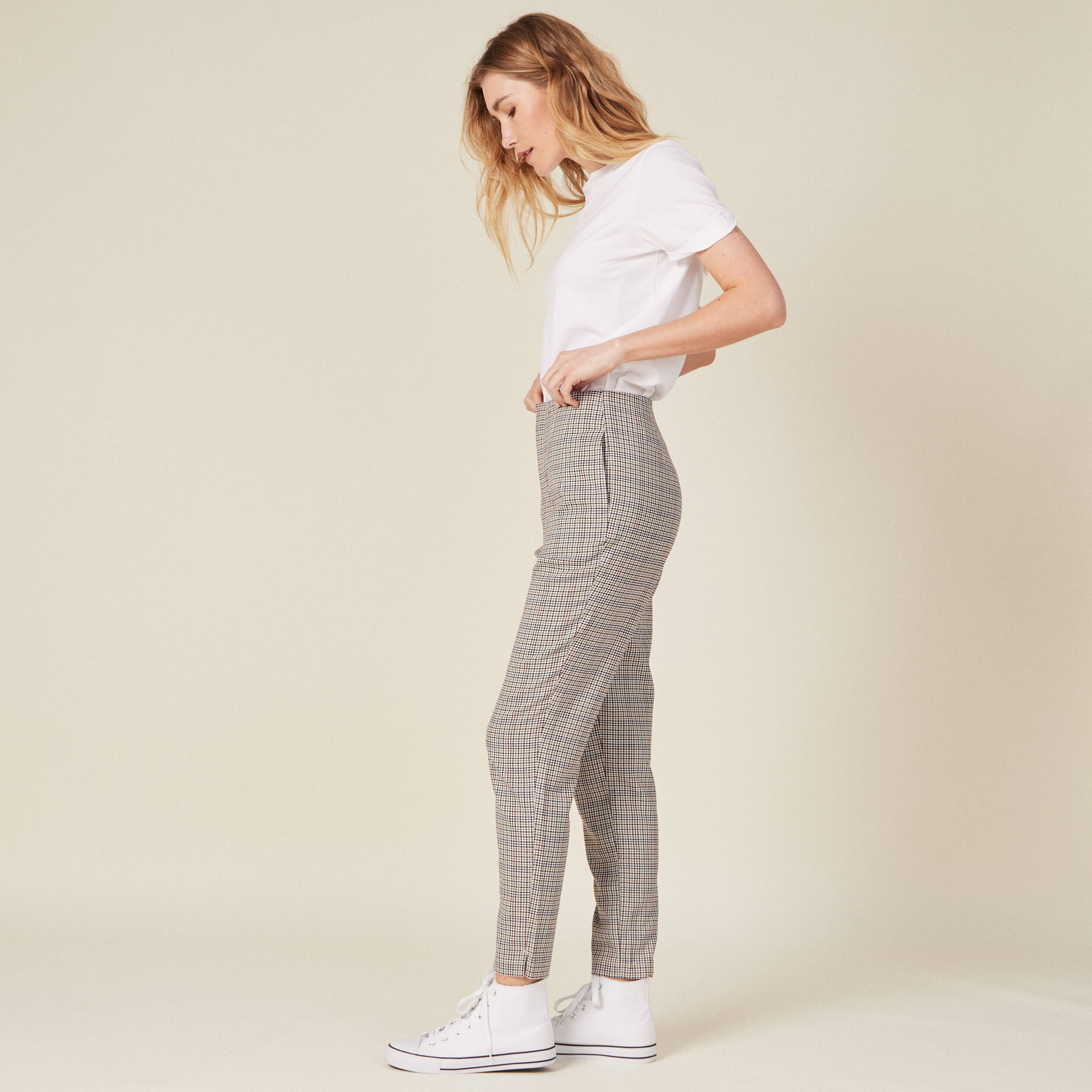 https://www.bonoboplanet.com/on/demandware.static/-/Sites-Bonobo_master/default/dw022e4d7b/pantalon-carotte-bleu-marine-femme-vue8-36125222111724098.jpg