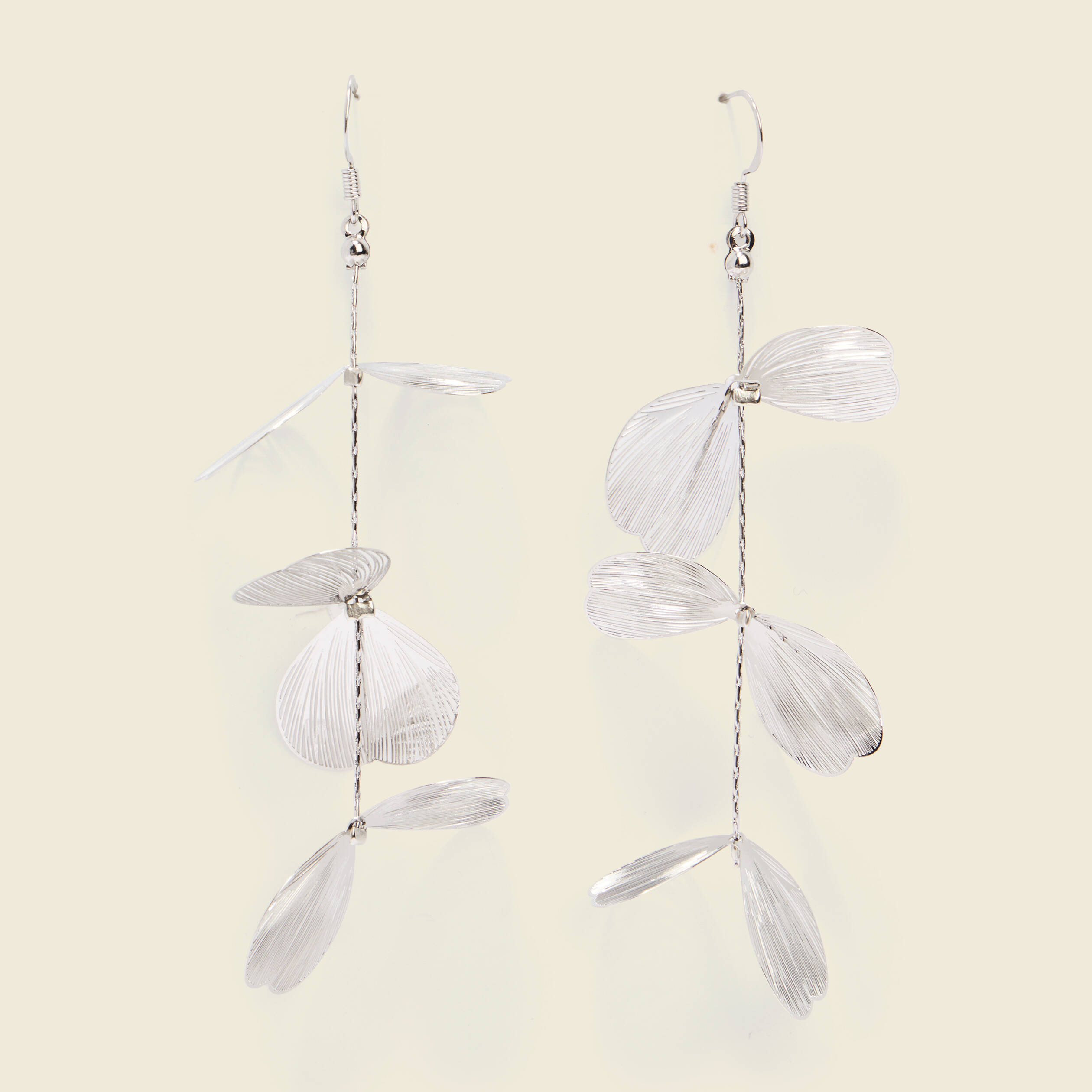 Boucles d'oreilles pendantes couleur argent femme