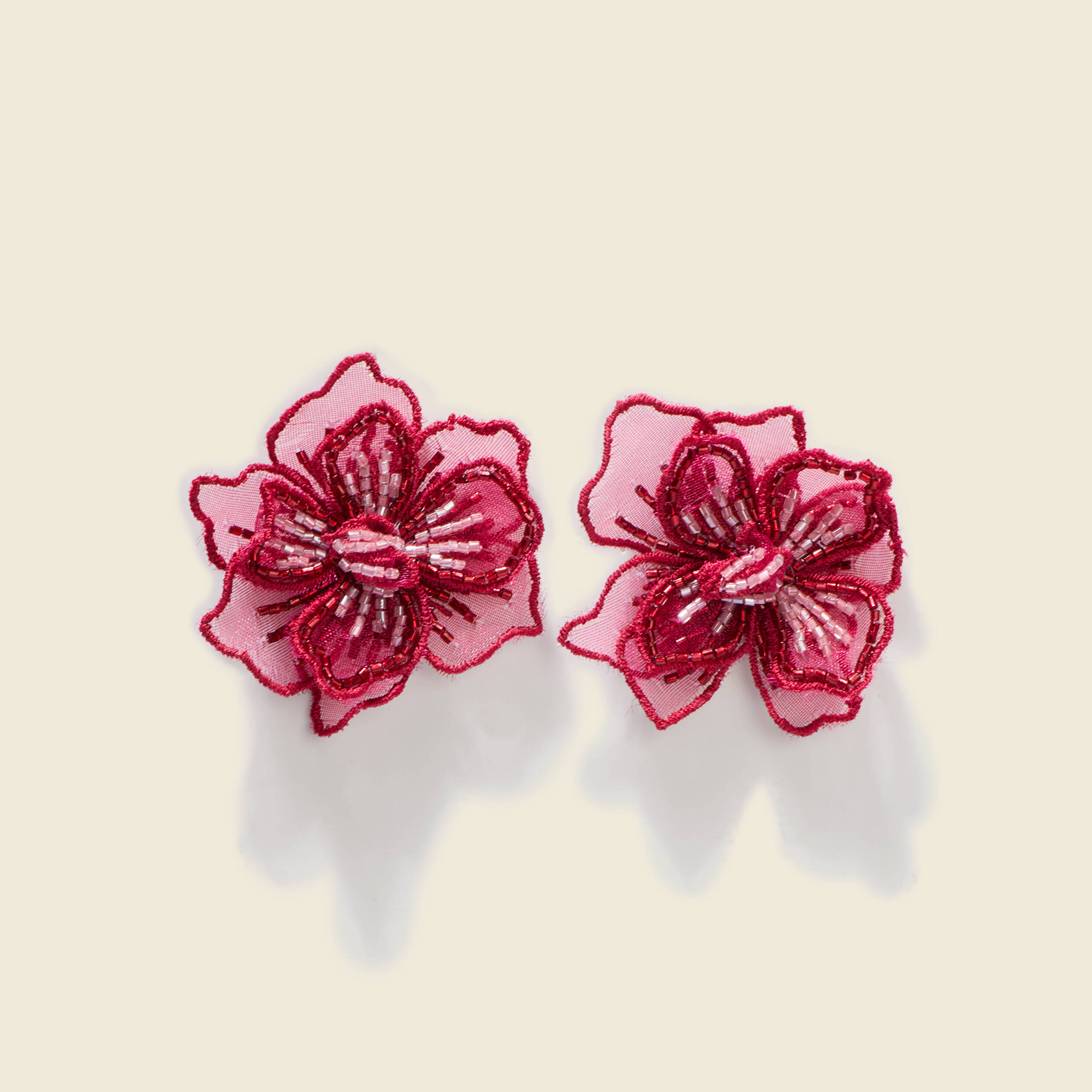 Boucles d'oreilles bordeaux femme
