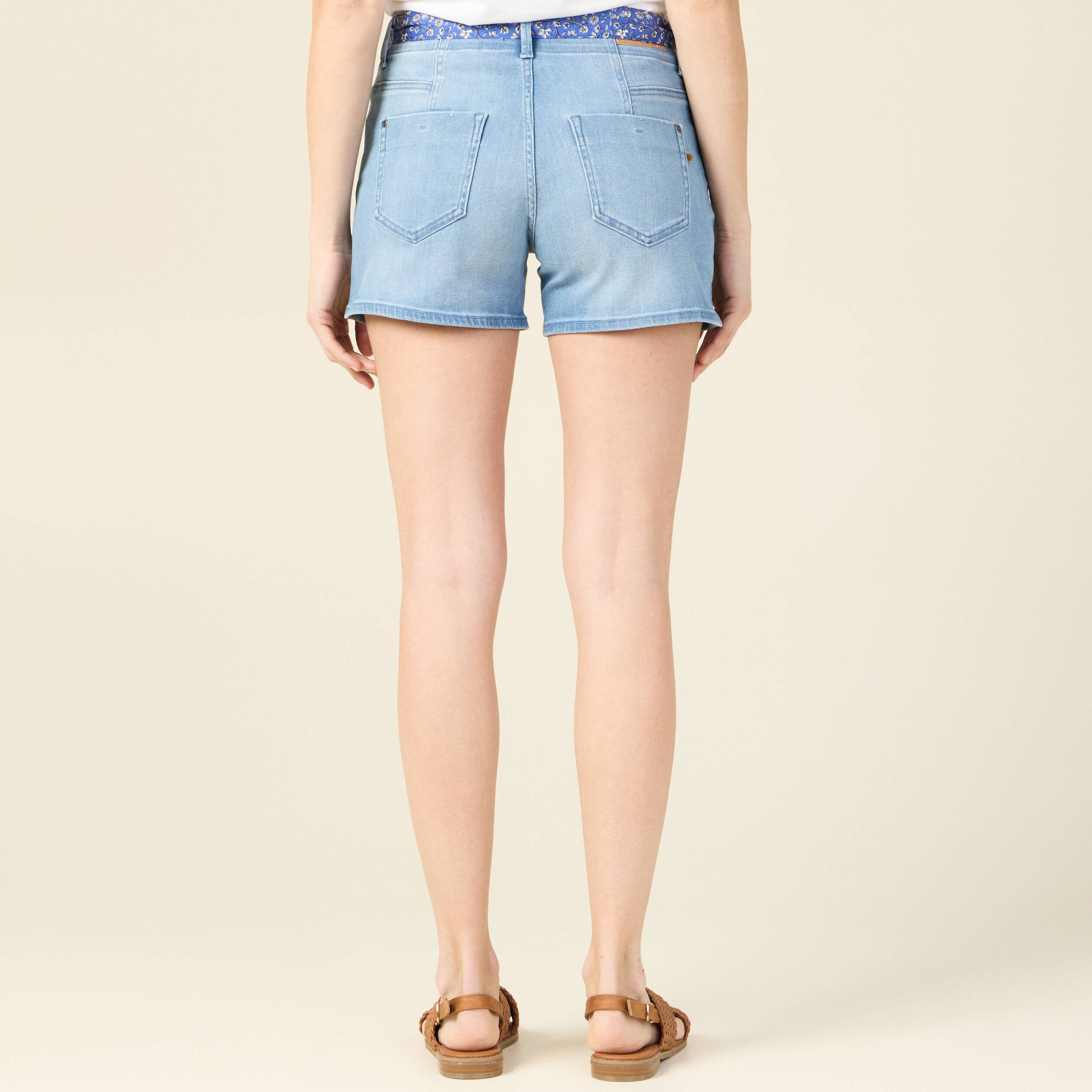 short straight en jean denim bleach femme Short straight en jean denim bleach femme