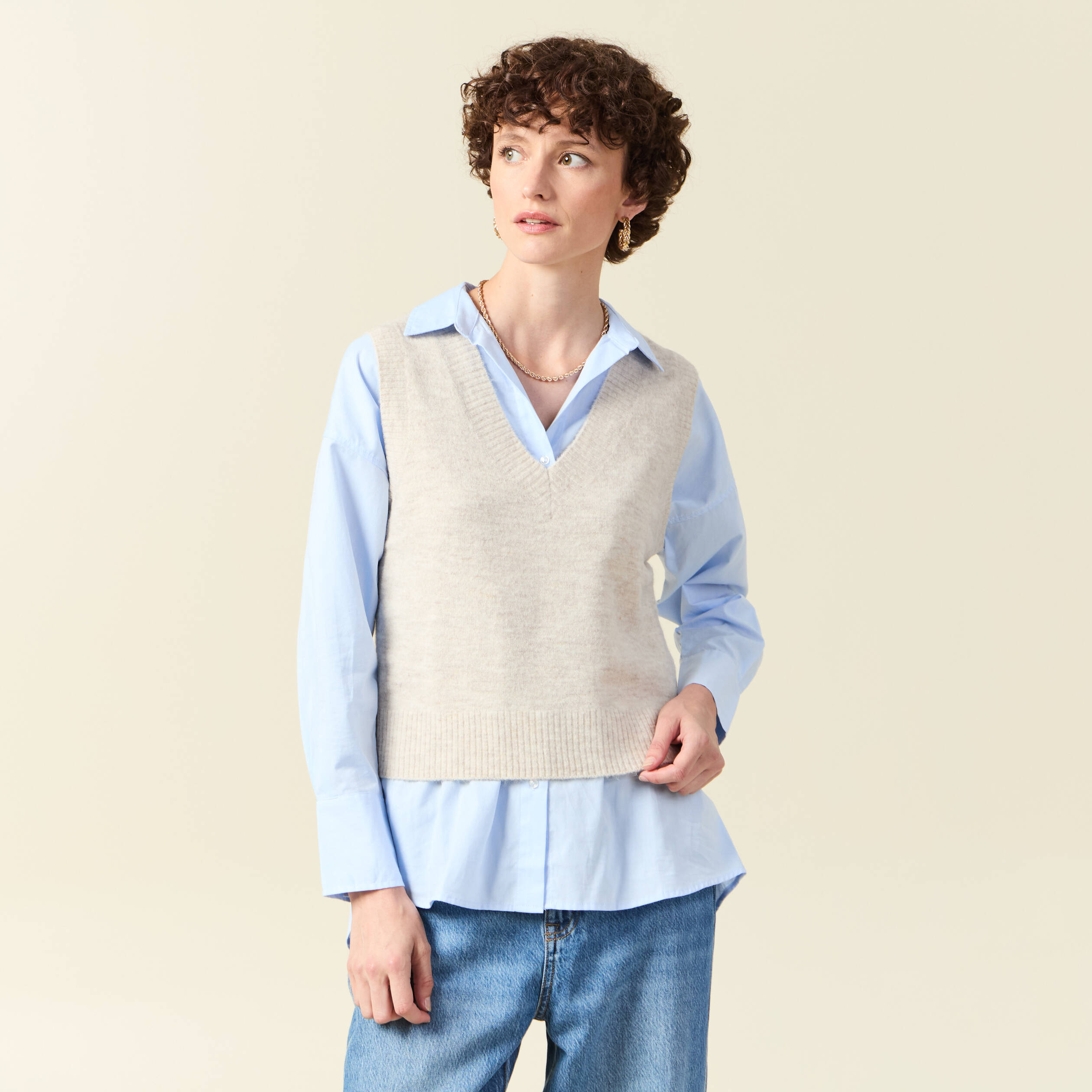 pull sans manches col en v creme femme Pull sans manches col en V creme femme