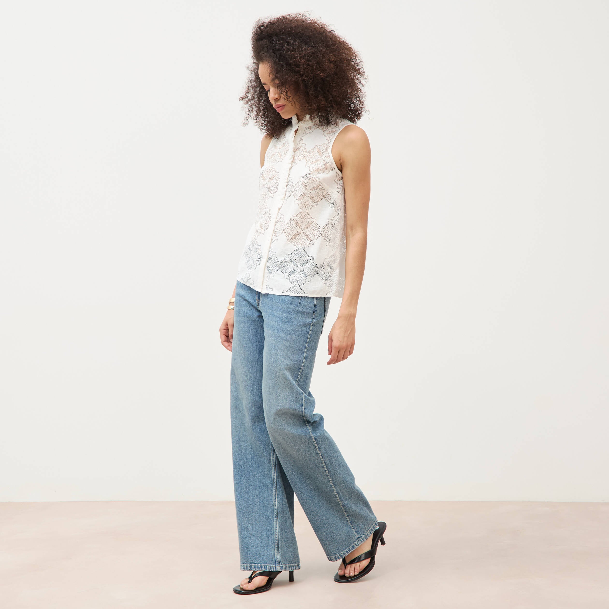 Top sans manches en dentelle col rond ecru femme