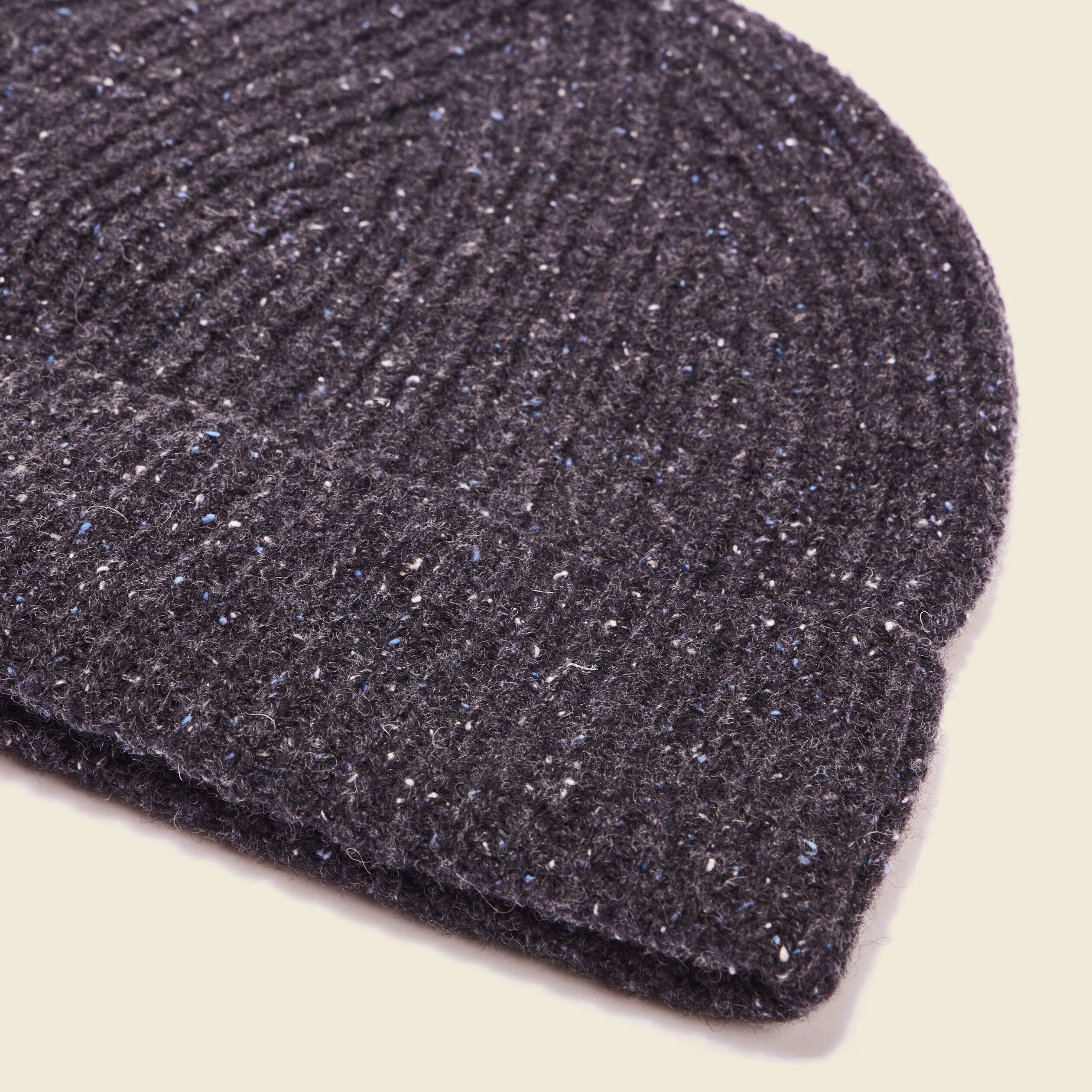 bonnet tricote fabrique en france gris fonce homme Bonnet tricoté fabriqué en France gris foncé homme