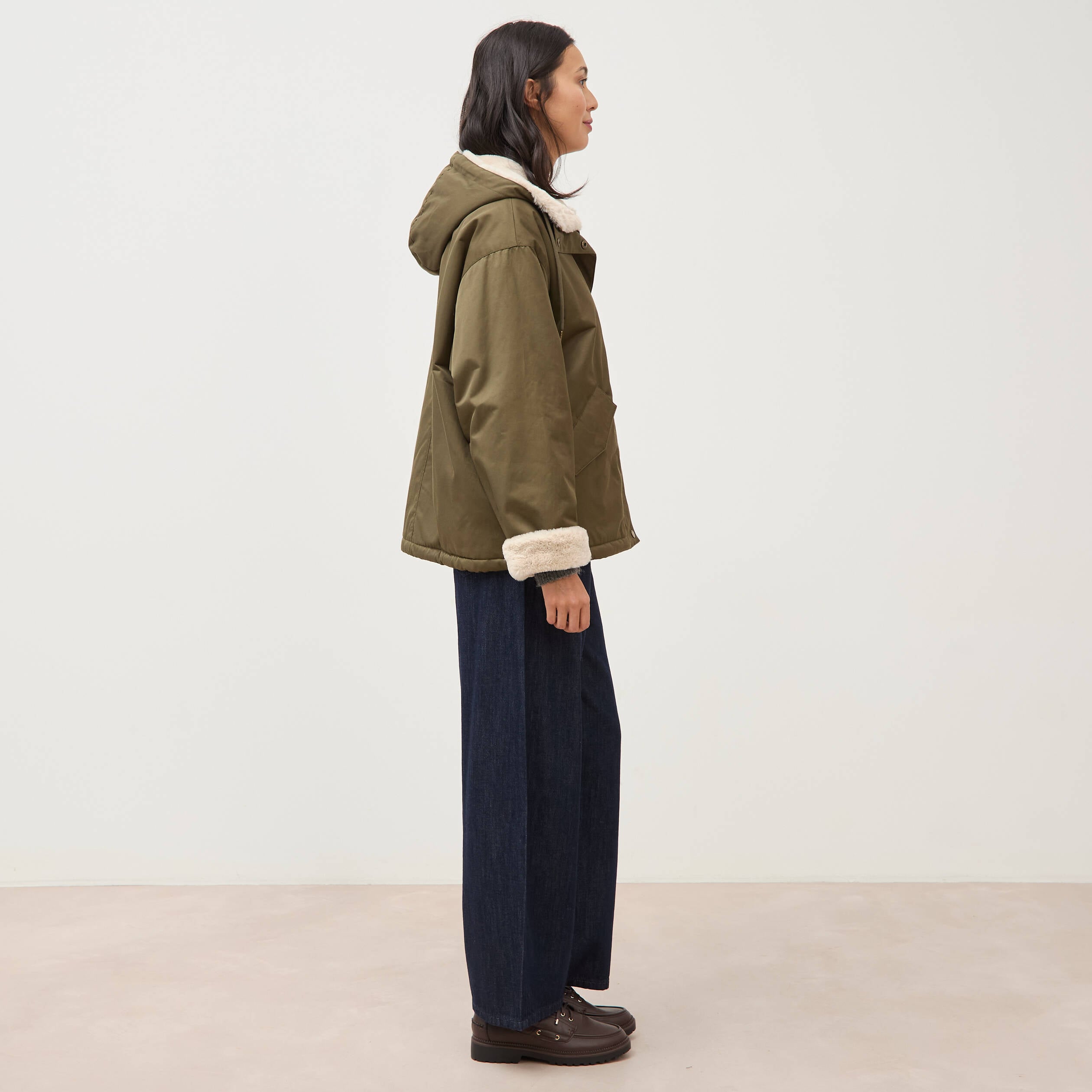 Parka oversize courte &agrave; capuche vert kaki femme