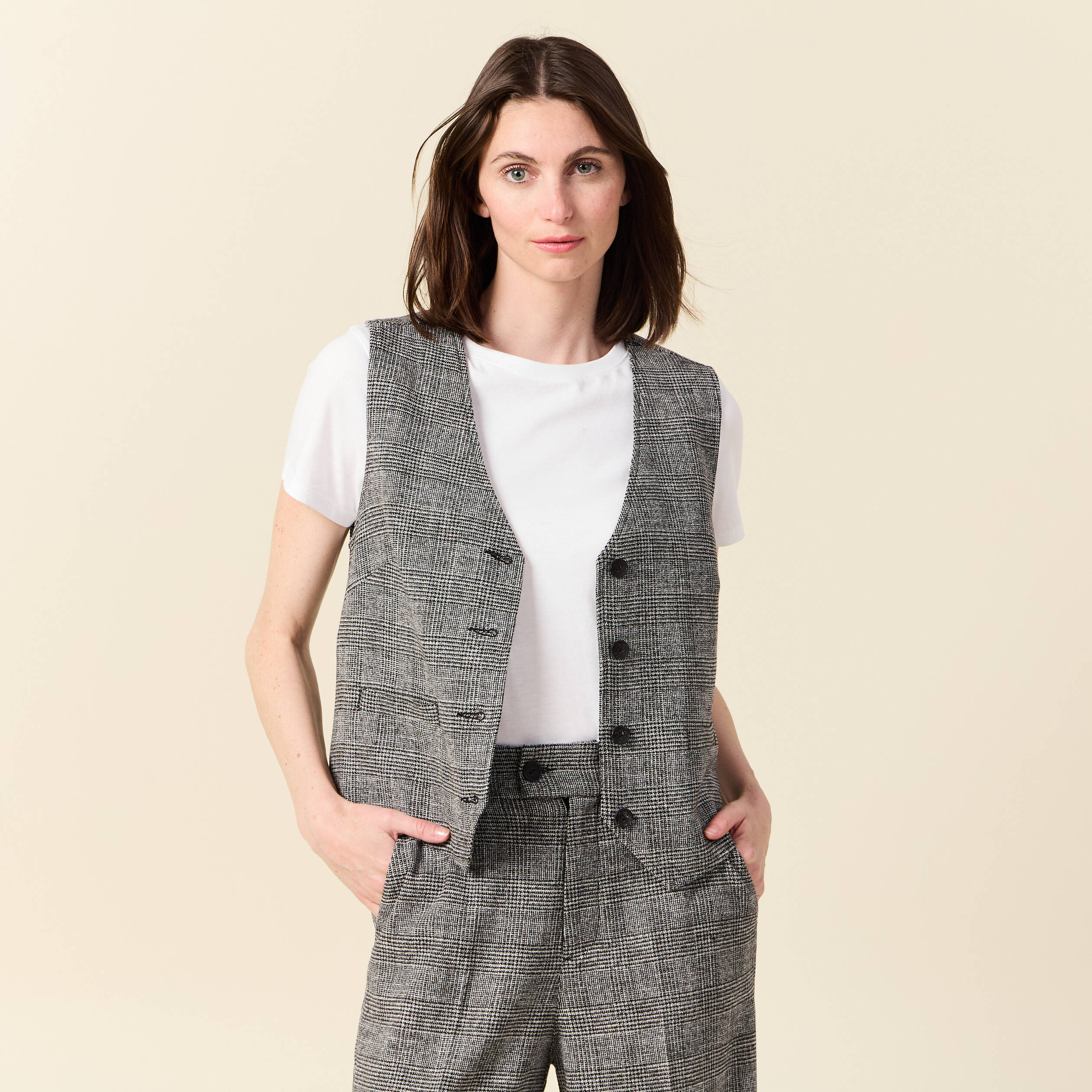 Gilet ajust&eacute; sans manches doubl&eacute; noir femme