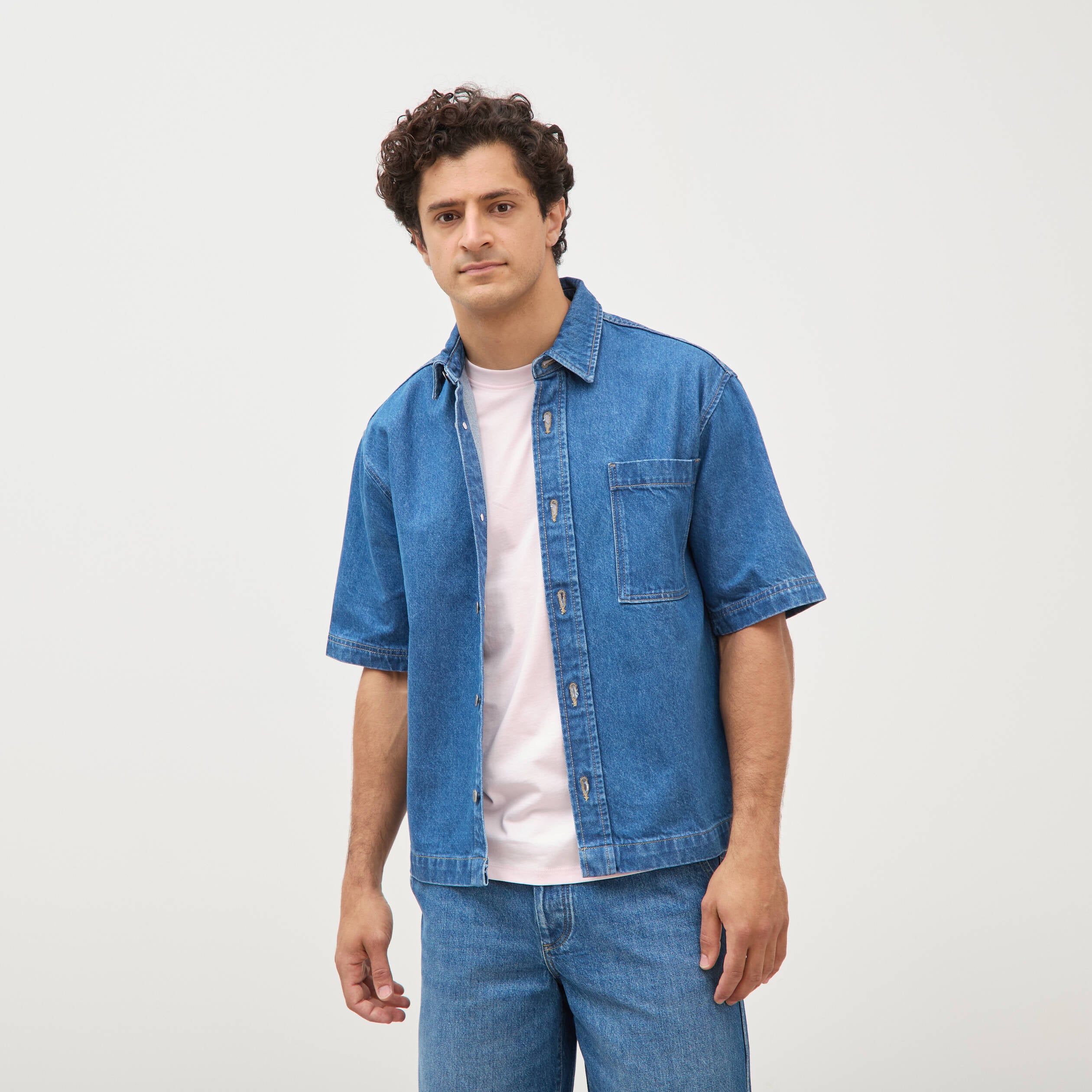 Chemise col am&eacute;ricain manches courtes denim stone homme
